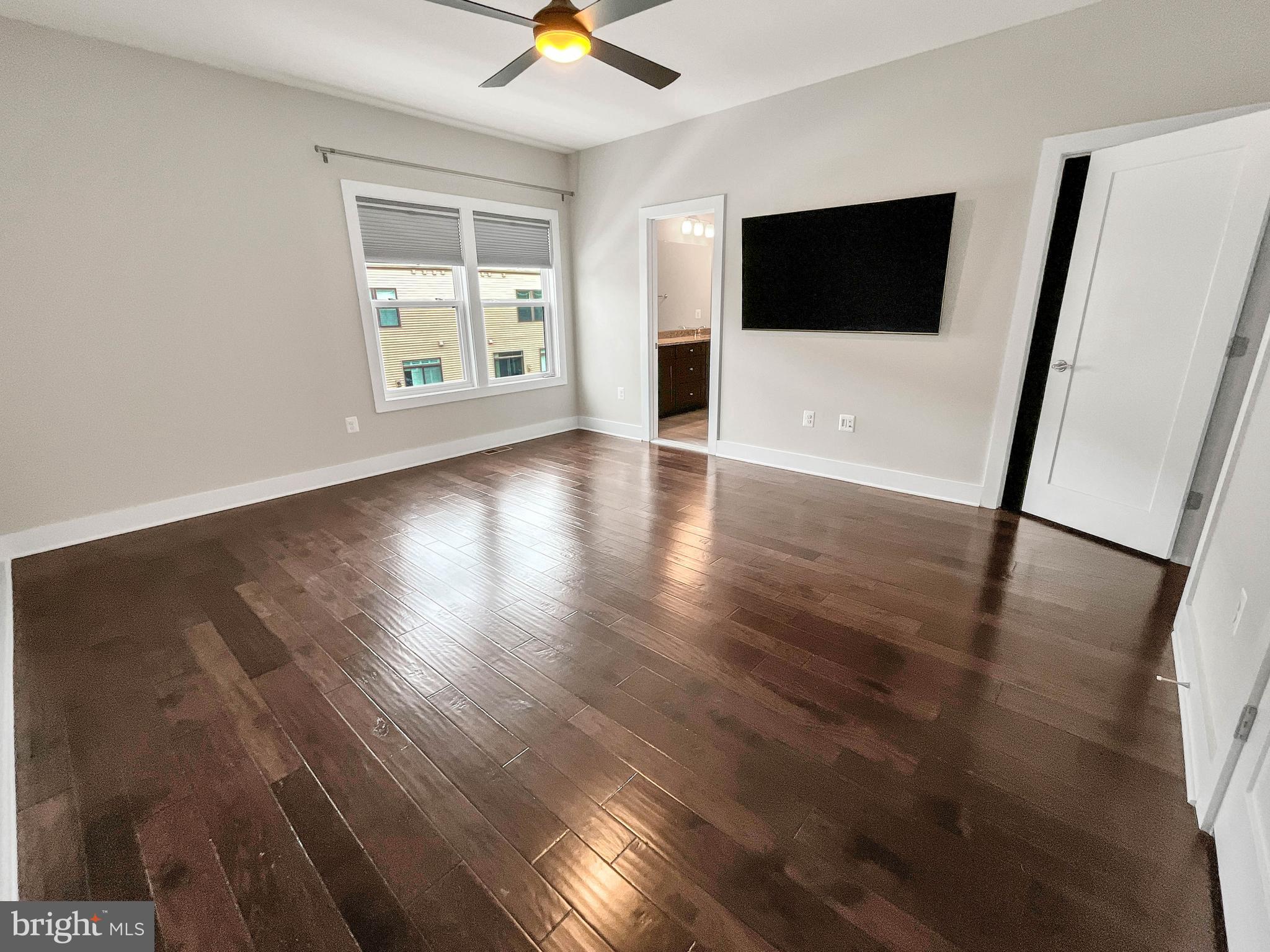 SM ONE LOUDOUN CONDO - Residential