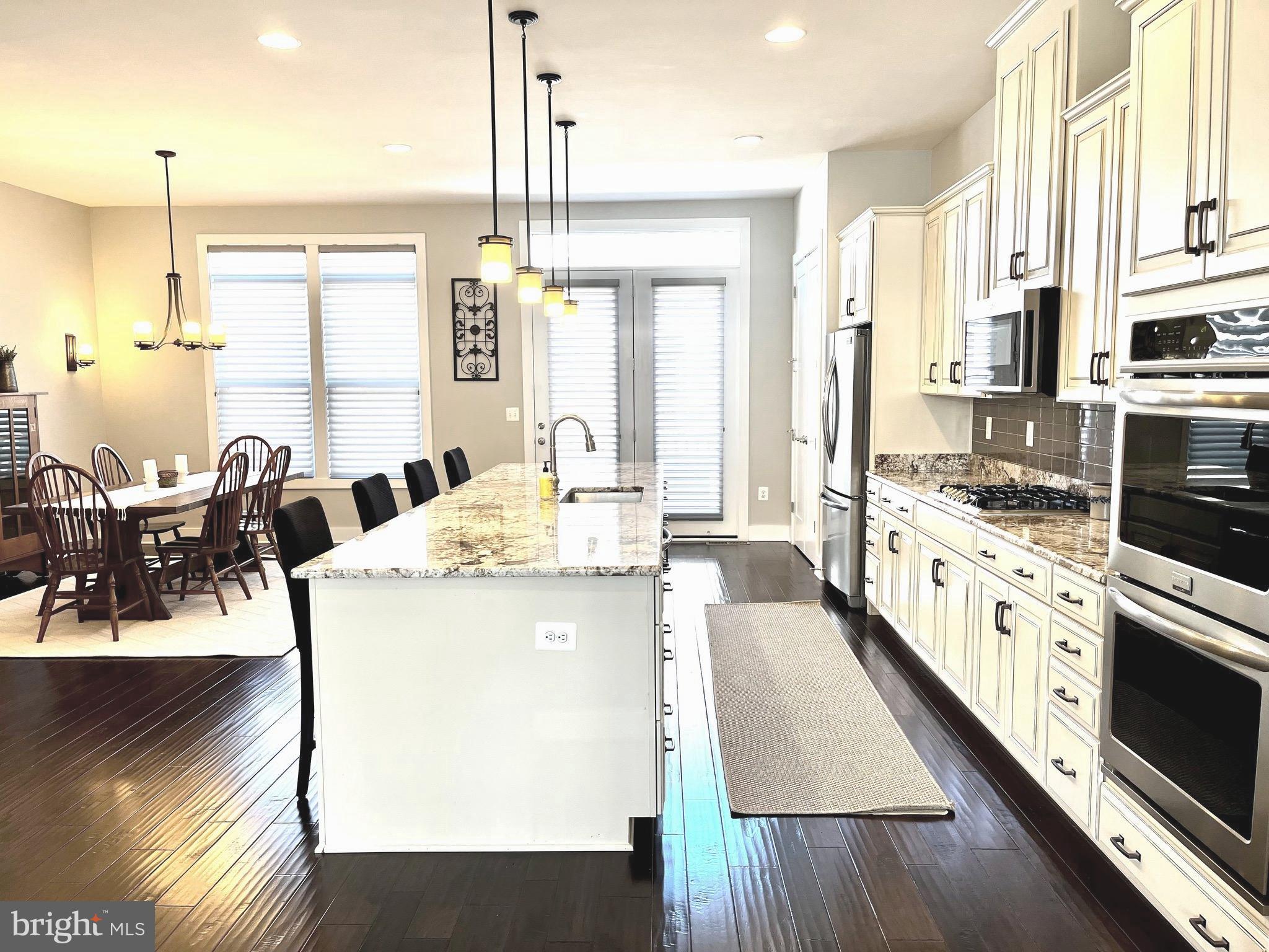 SM ONE LOUDOUN CONDO - Residential