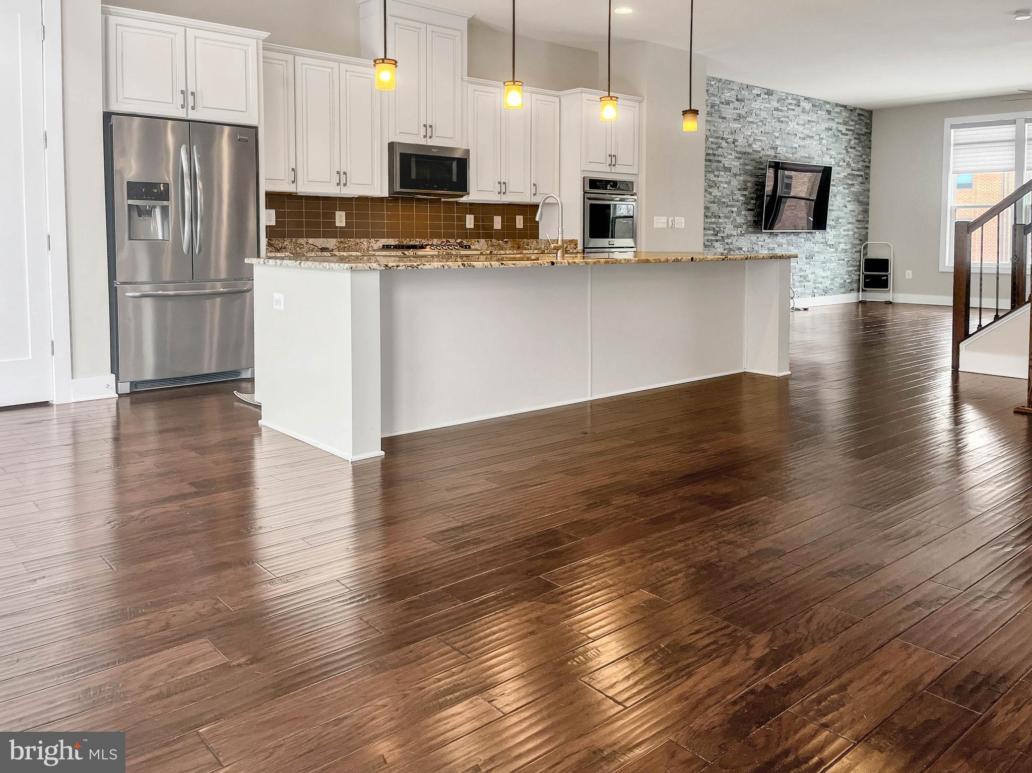 SM ONE LOUDOUN CONDO - Residential