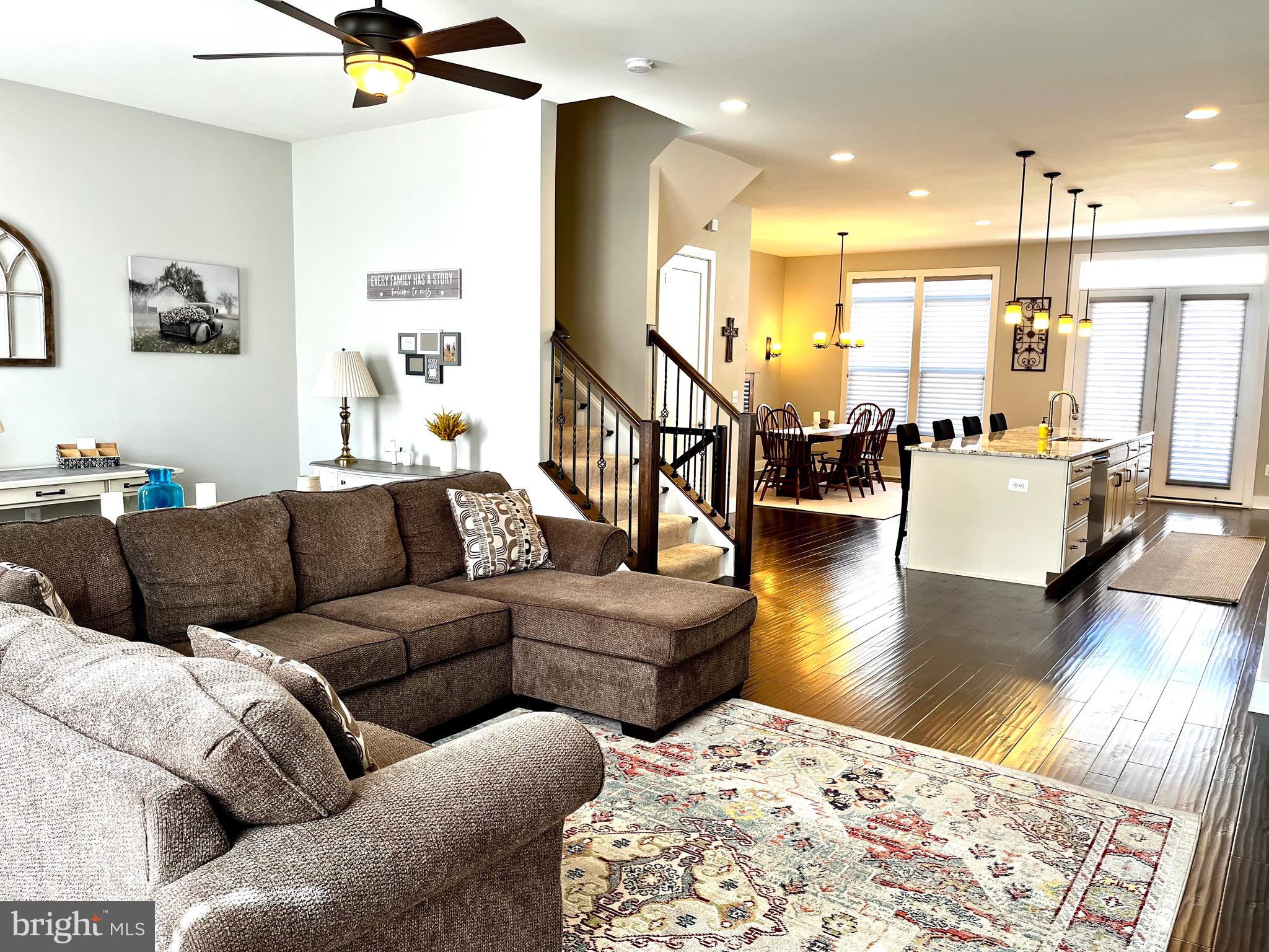 SM ONE LOUDOUN CONDO - Residential