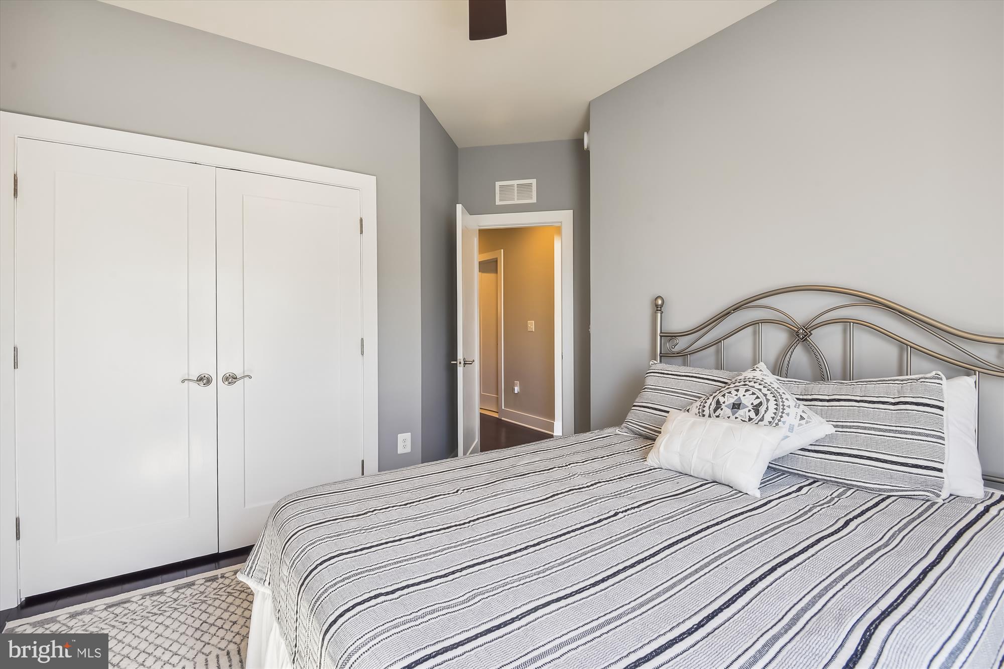 SM ONE LOUDOUN CONDO - Residential