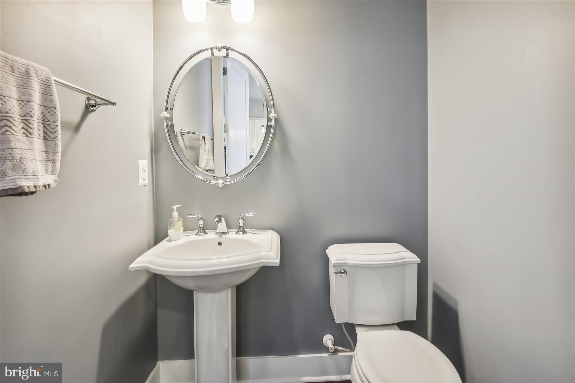 SM ONE LOUDOUN CONDO - Residential