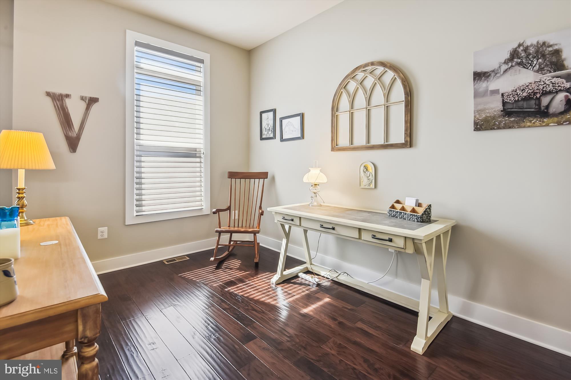 SM ONE LOUDOUN CONDO - Residential