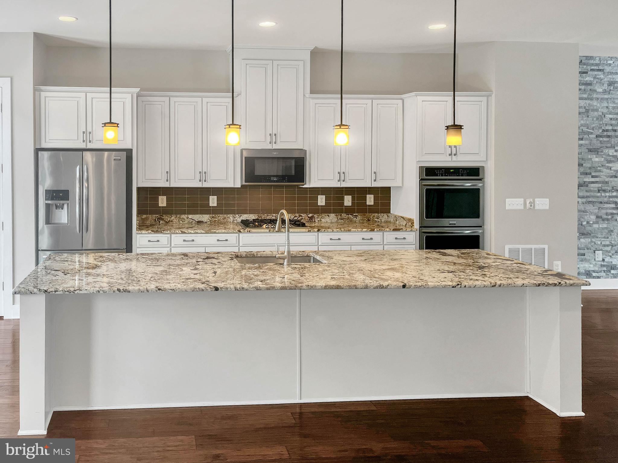 SM ONE LOUDOUN CONDO - Residential