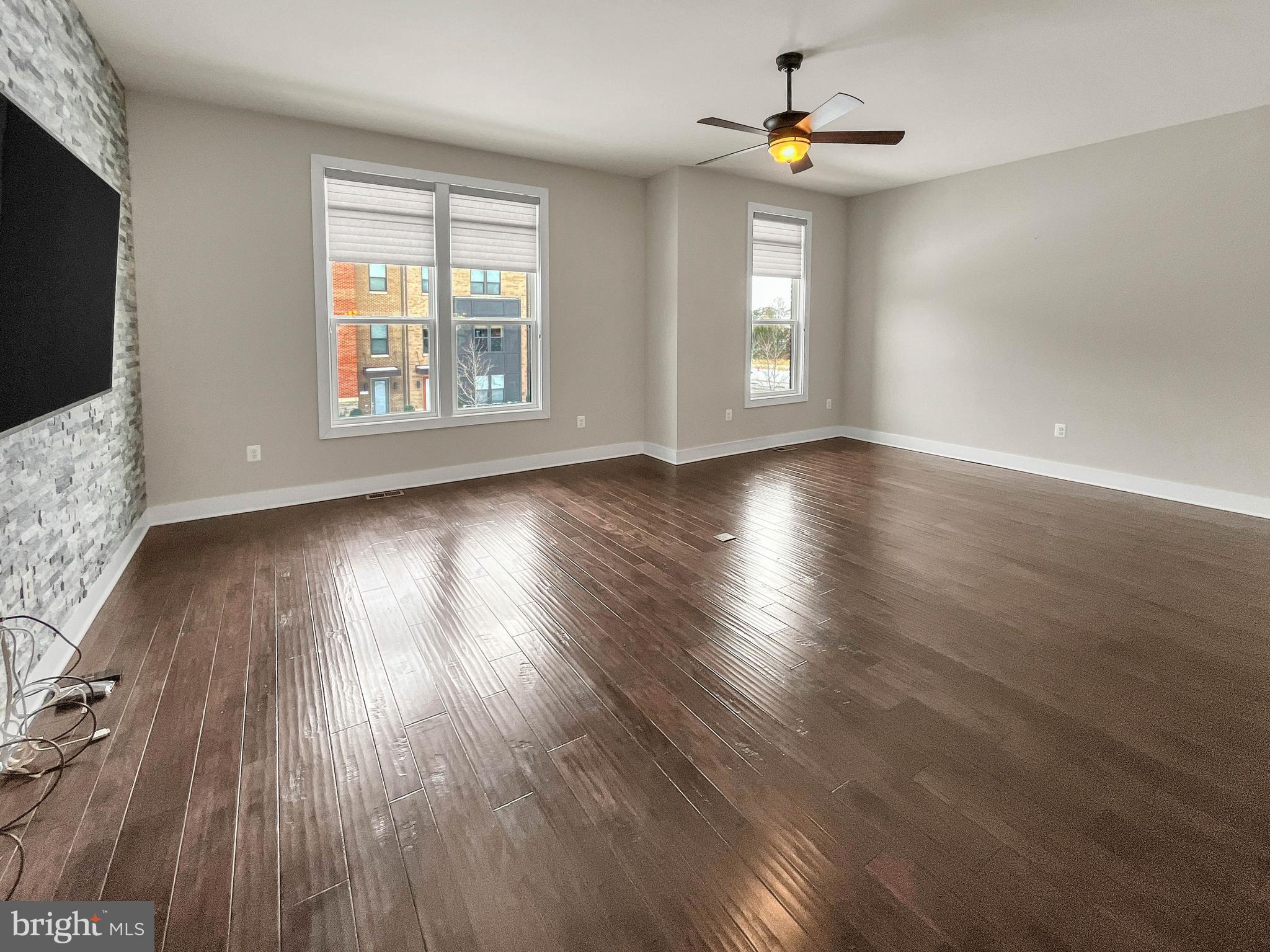 SM ONE LOUDOUN CONDO - Residential