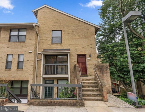 Condo For Sale - 1 Dudley Court #39<br/> BETHESDA, MD 20814