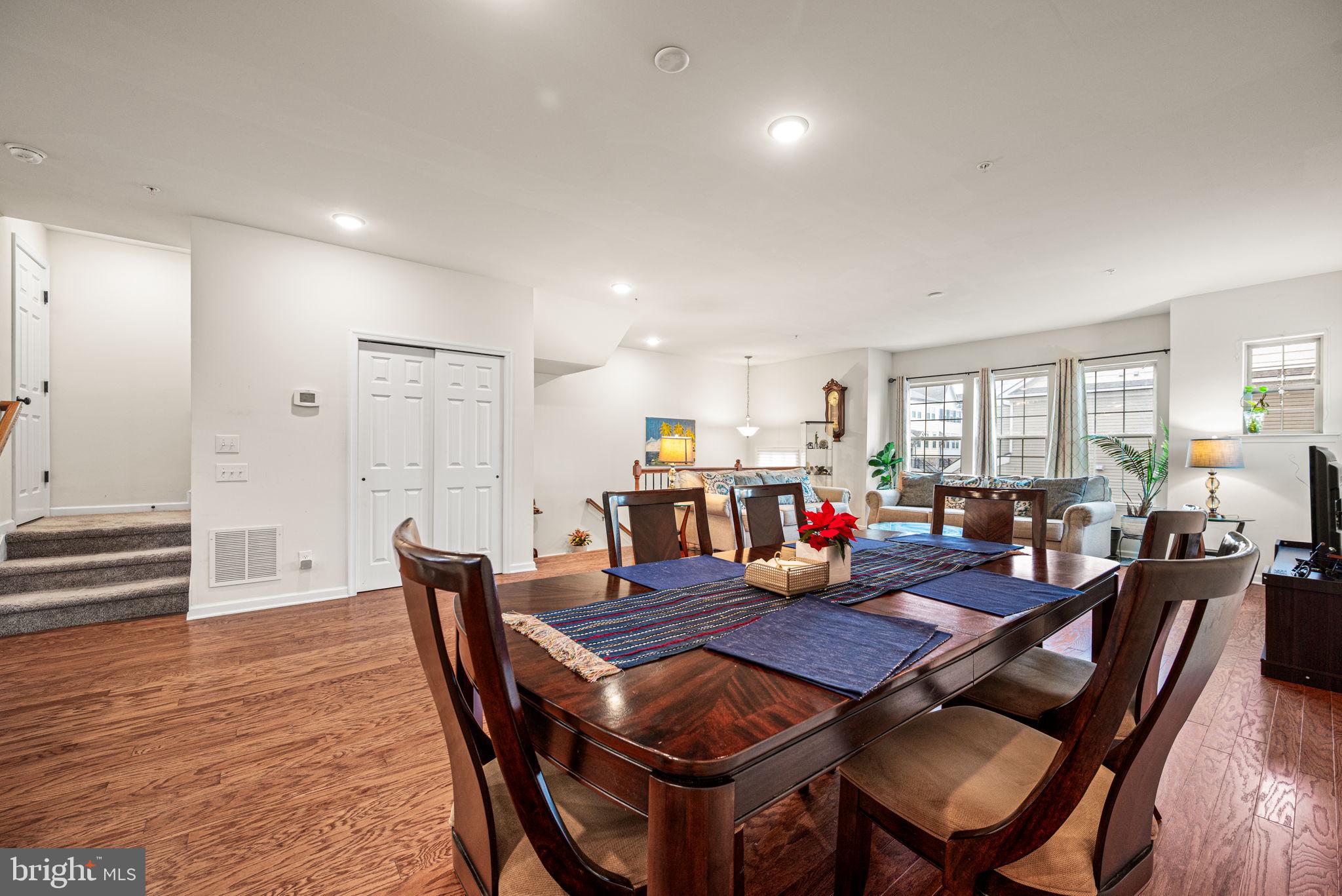 LINDEN HALL - Residential