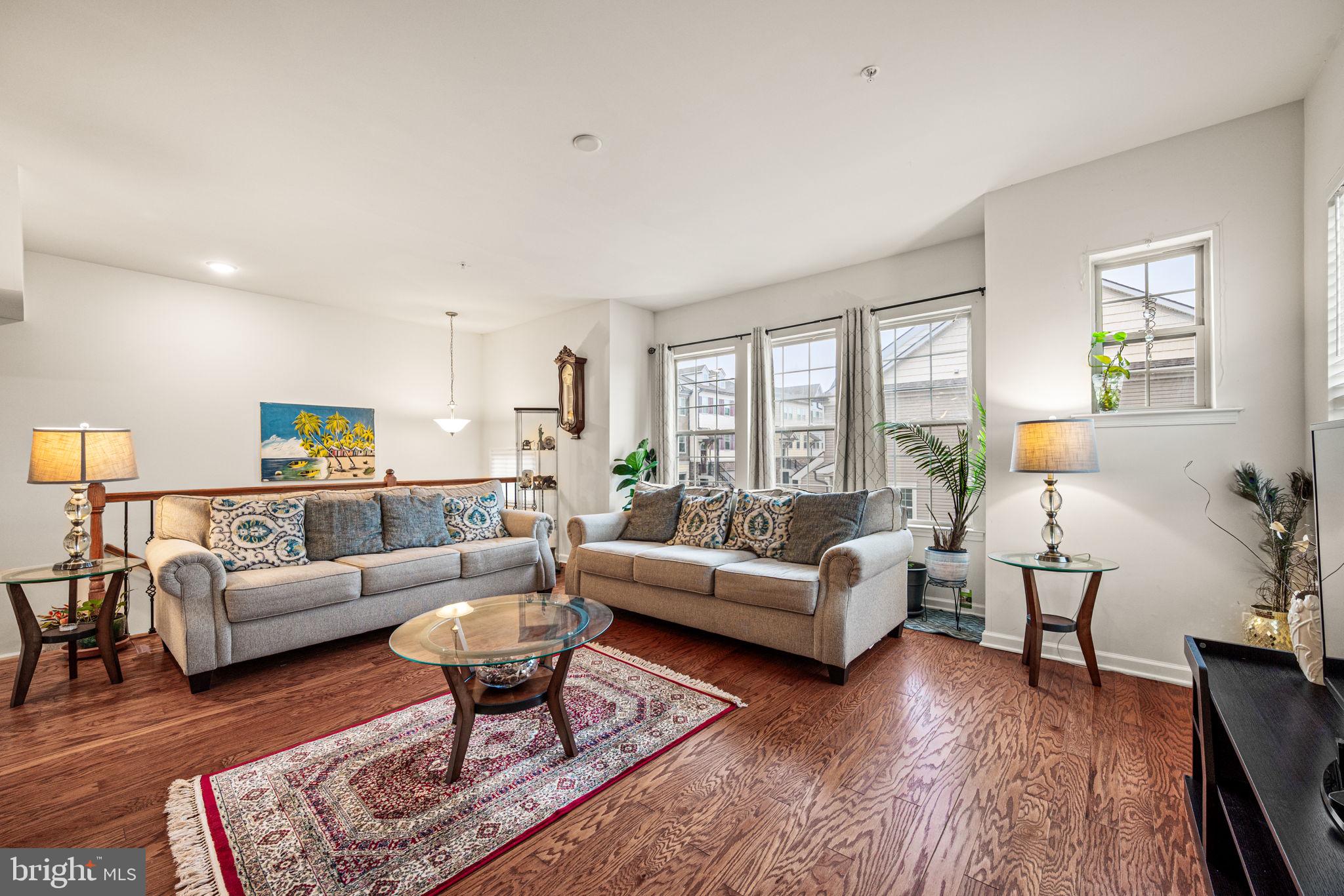 LINDEN HALL - Residential