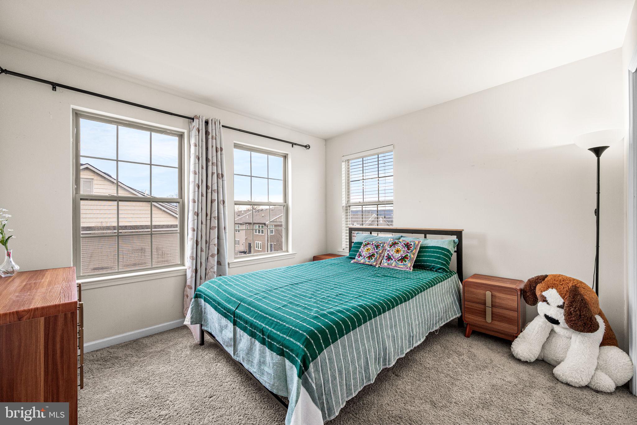 LINDEN HALL - Residential