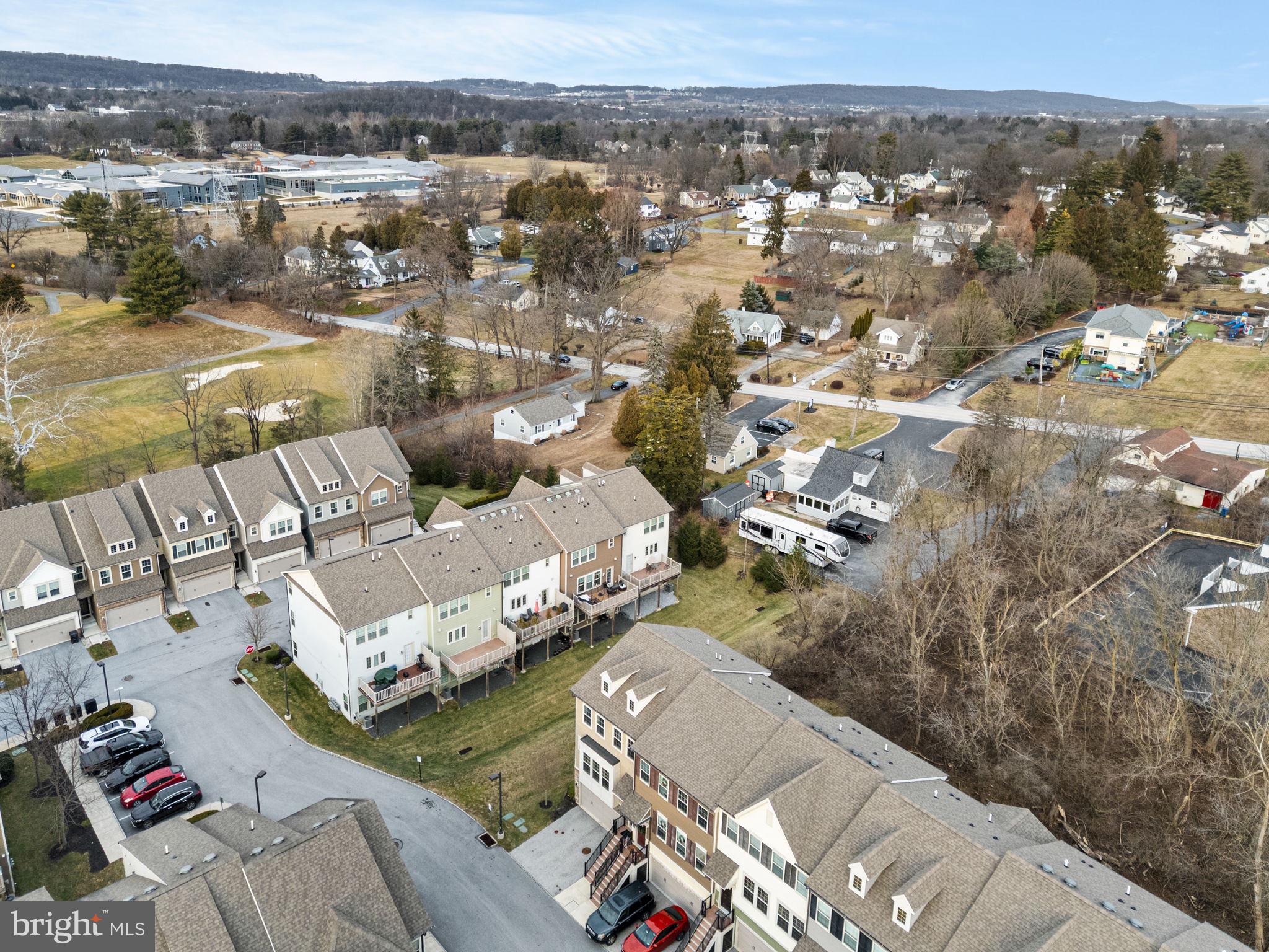 LINDEN HALL - Residential