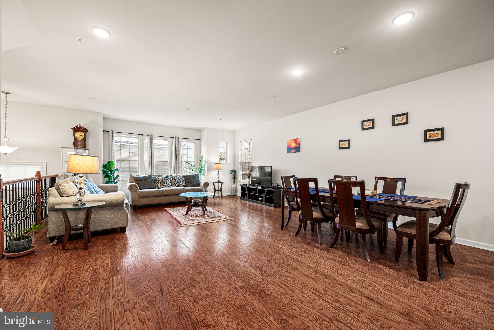 LINDEN HALL - Residential