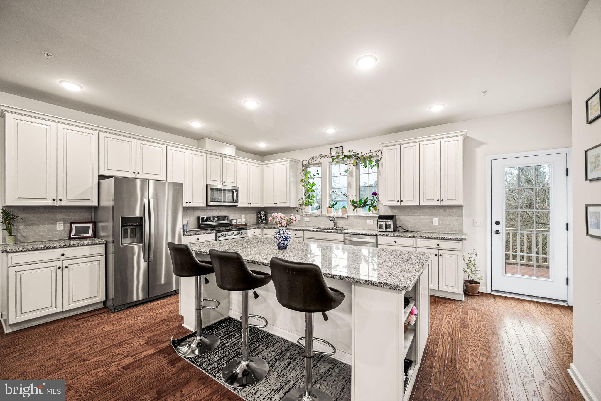 LINDEN HALL - Residential