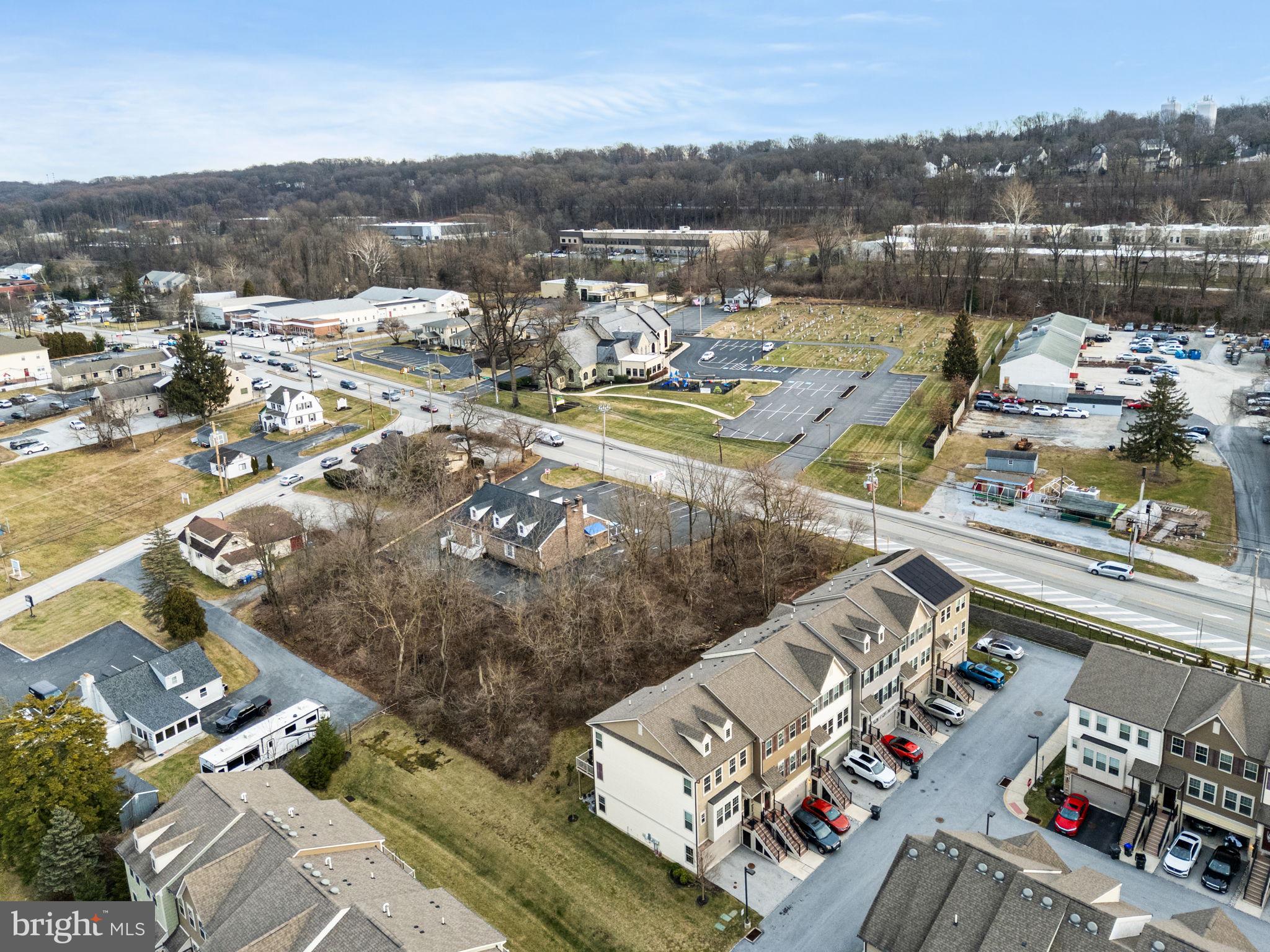 LINDEN HALL - Residential