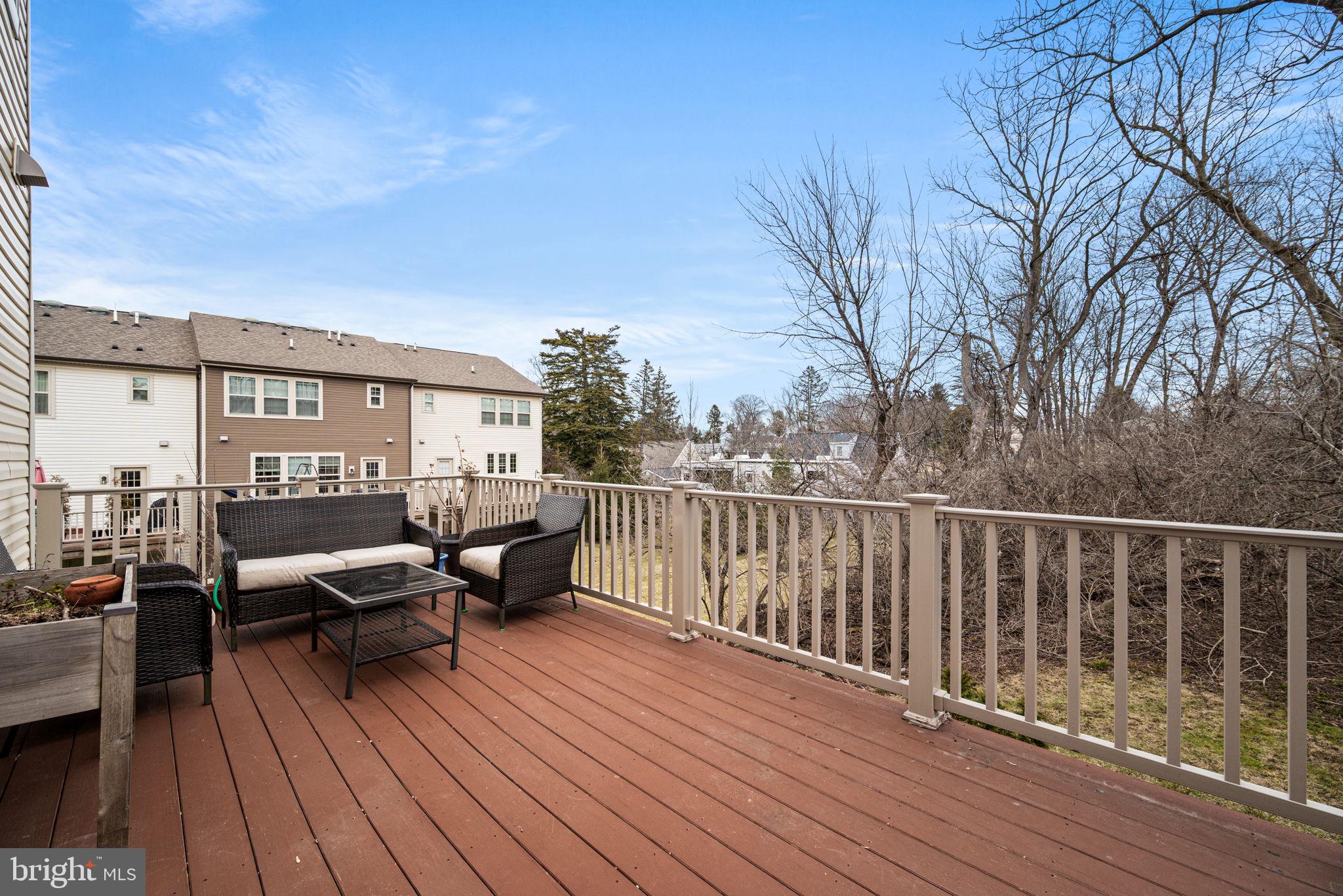 LINDEN HALL - Residential