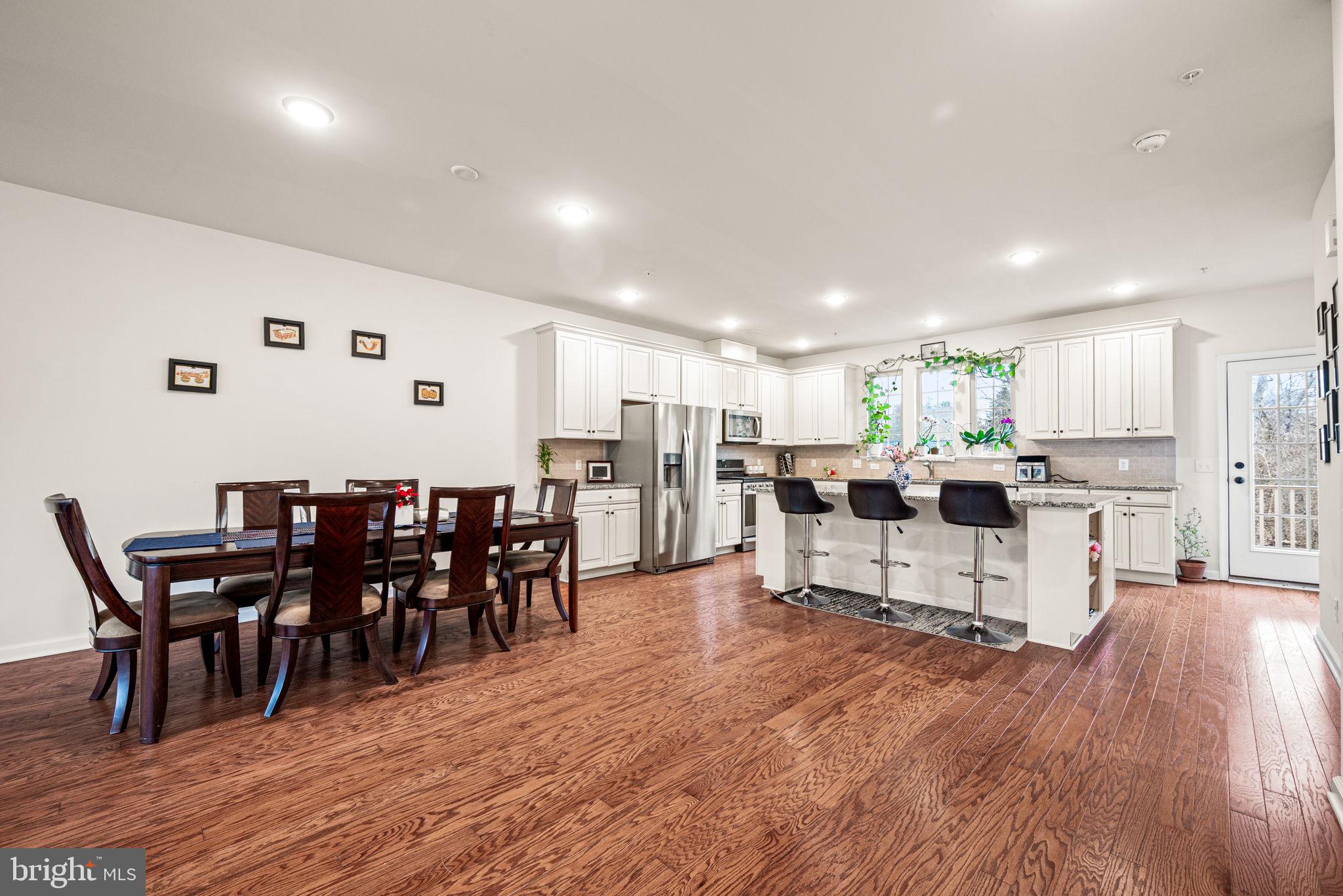 LINDEN HALL - Residential