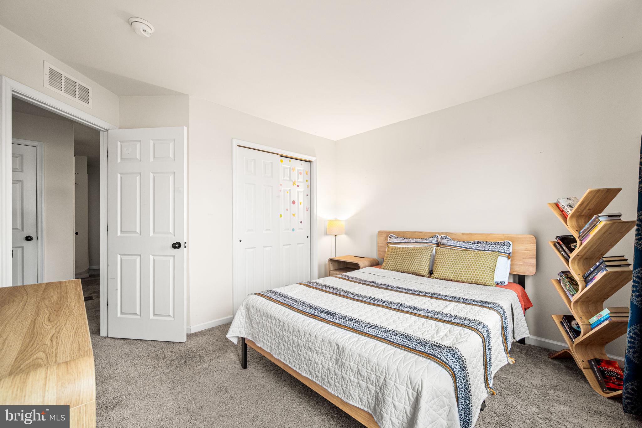 LINDEN HALL - Residential