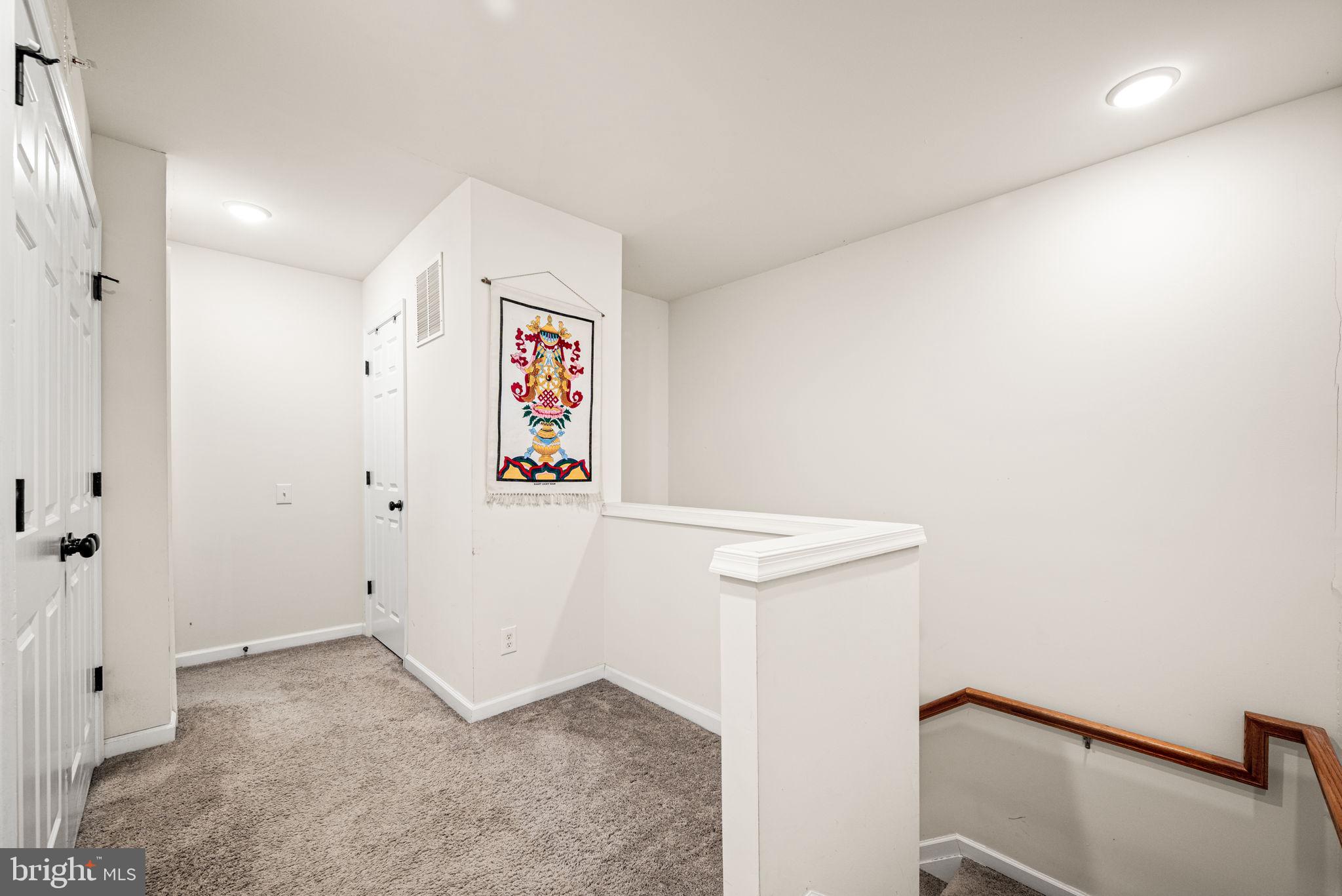 LINDEN HALL - Residential