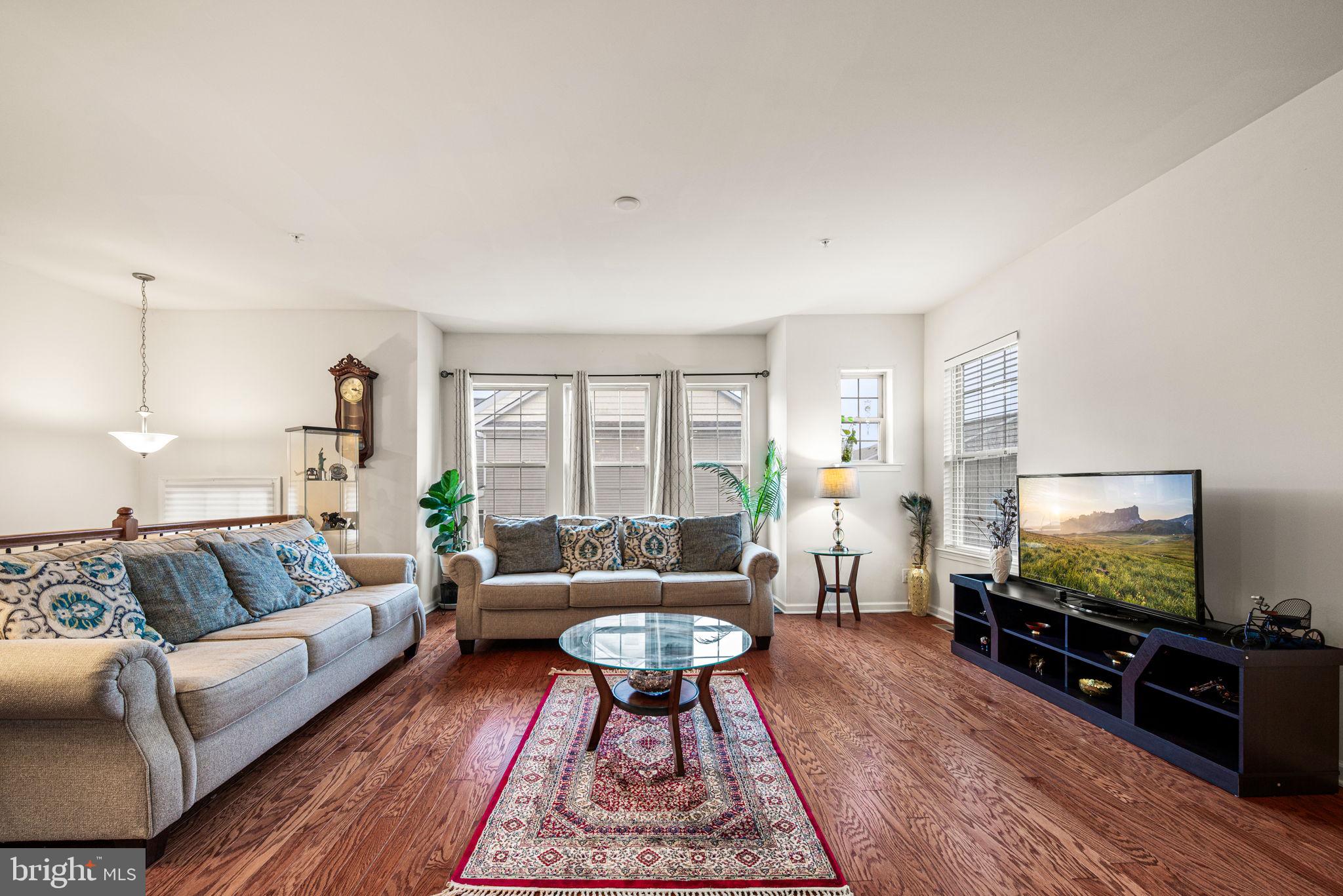 LINDEN HALL - Residential