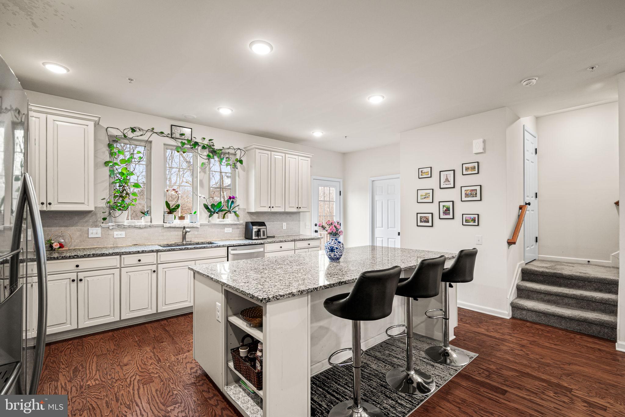 LINDEN HALL - Residential