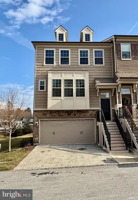 12 MAXWELL LANE MALVERN PA 19355