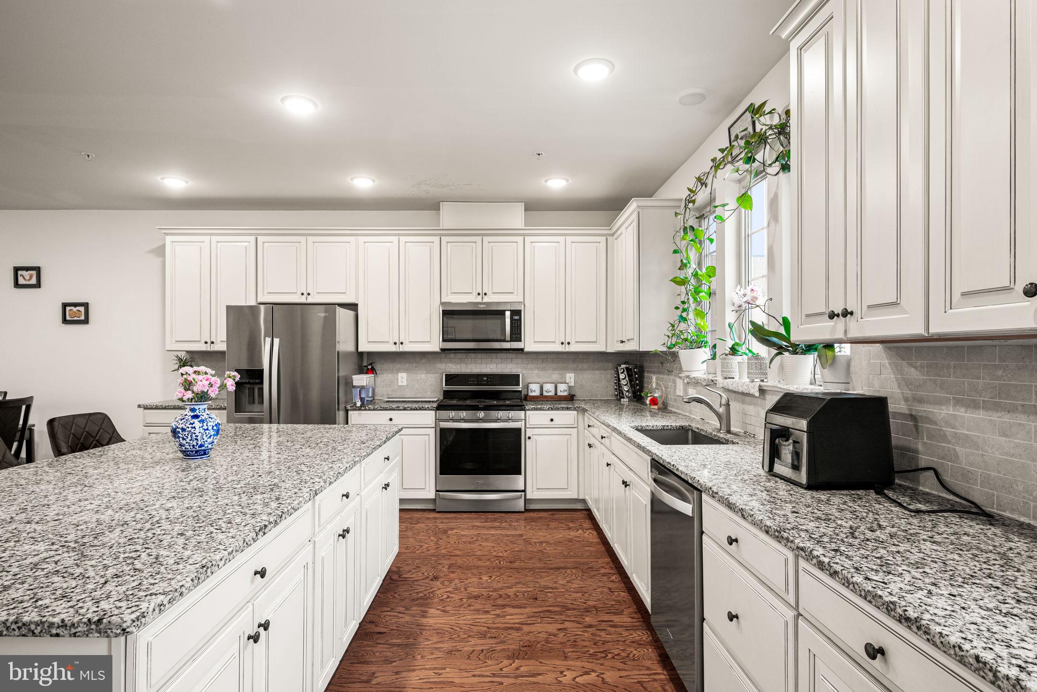 LINDEN HALL - Residential