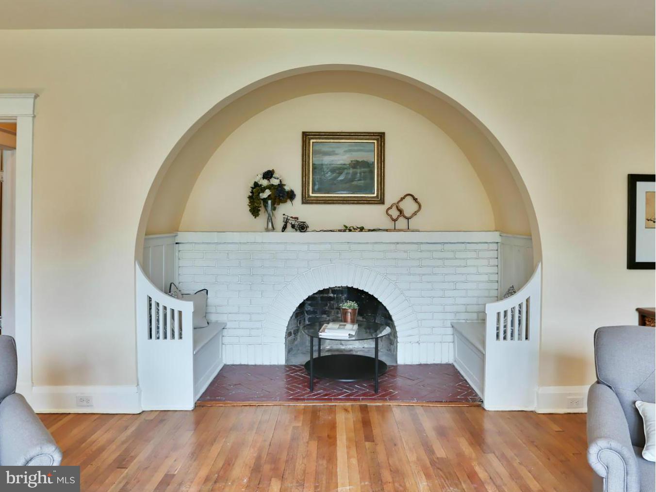 TEN HILLS - Residential