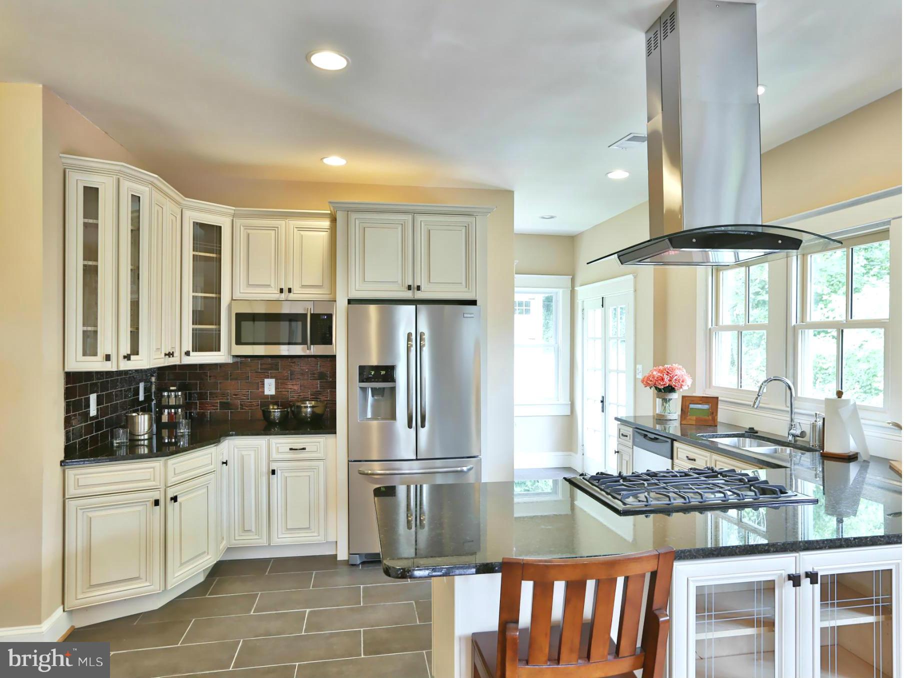 TEN HILLS - Residential