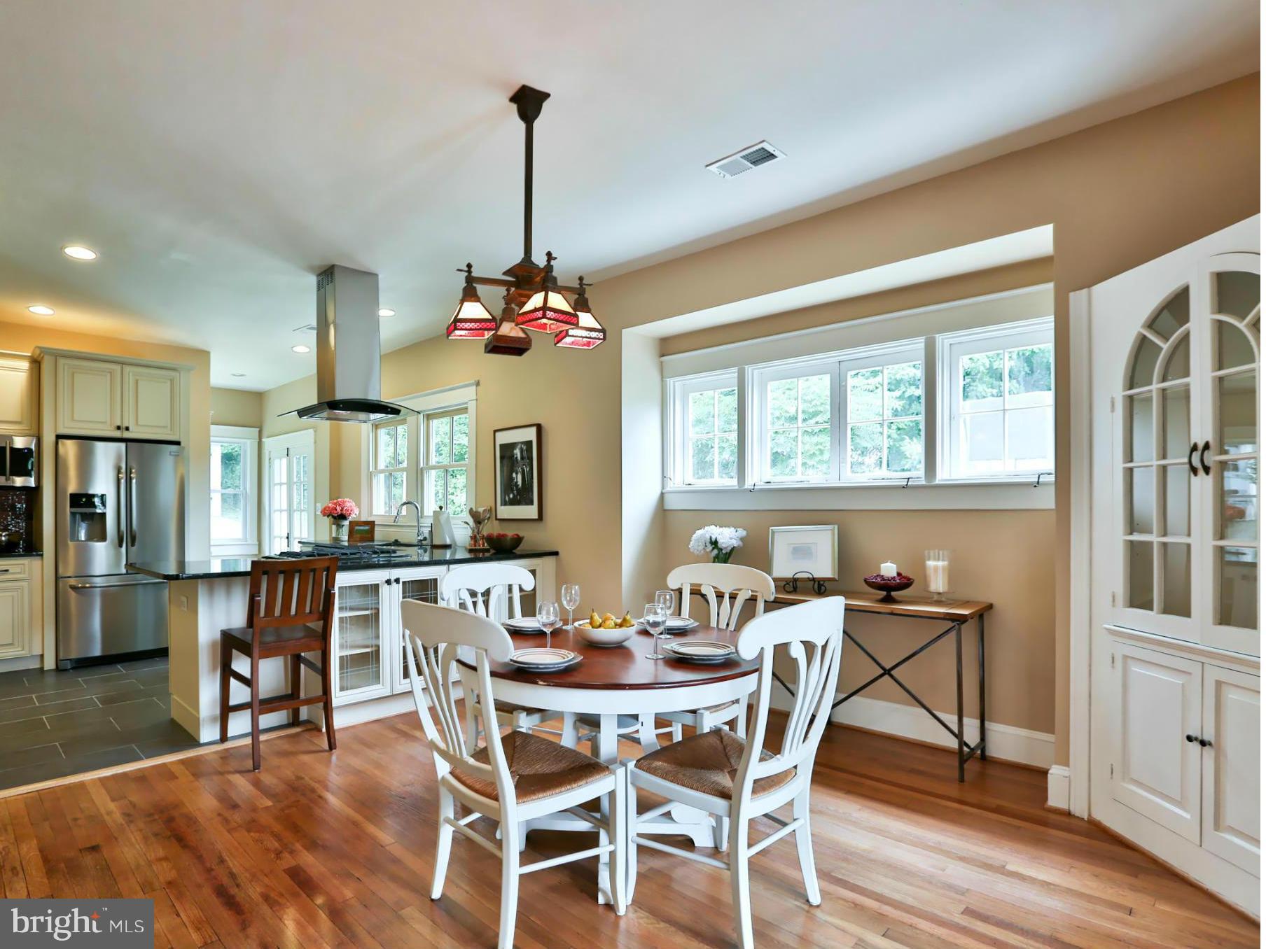 TEN HILLS - Residential