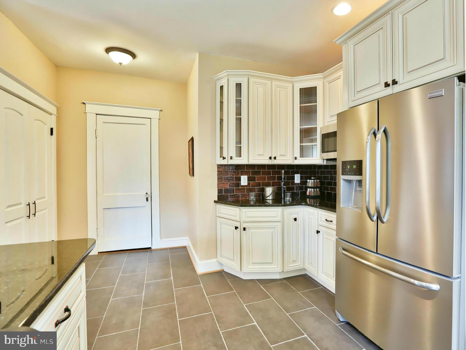 TEN HILLS - Residential