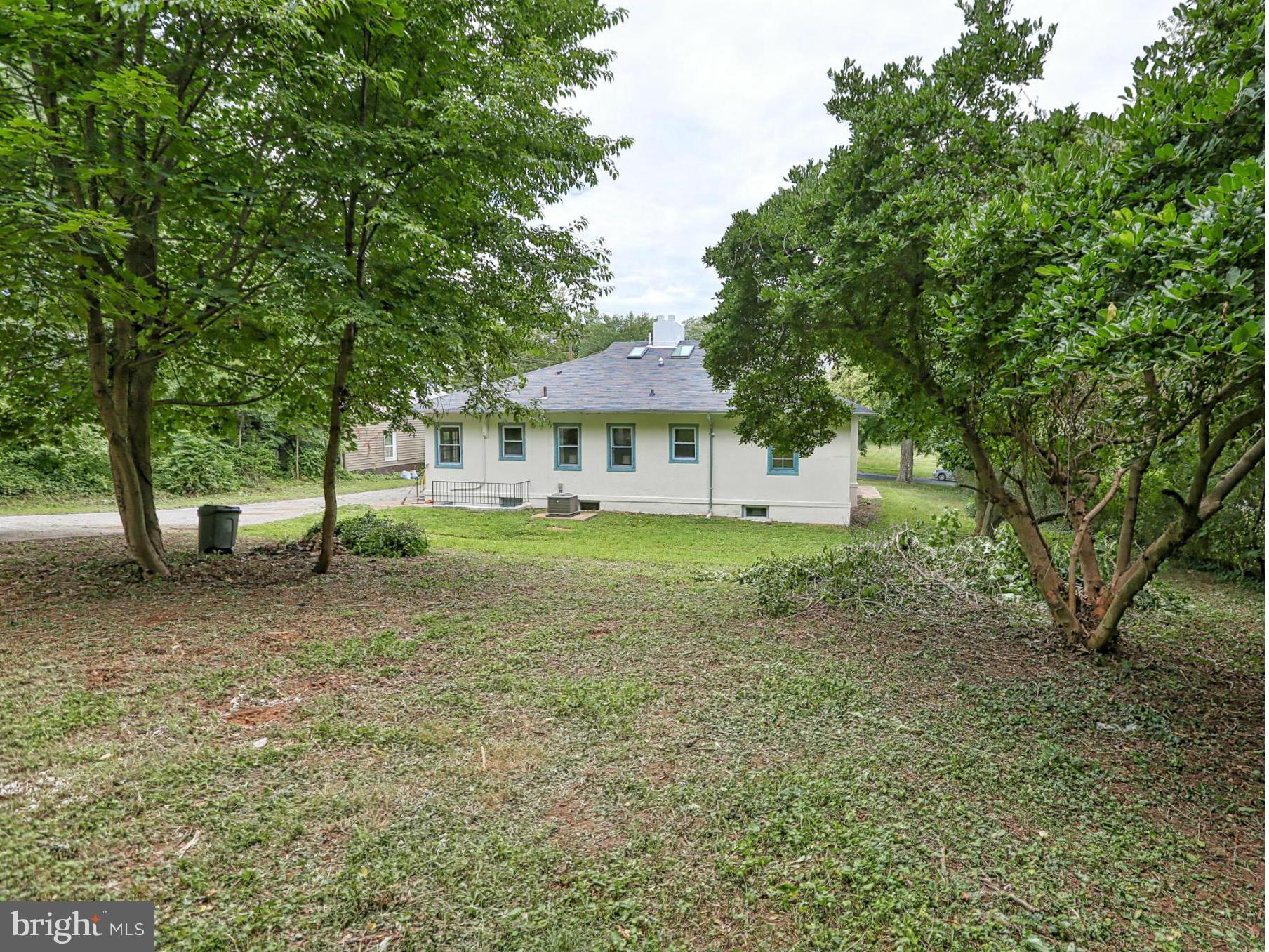 TEN HILLS - Residential