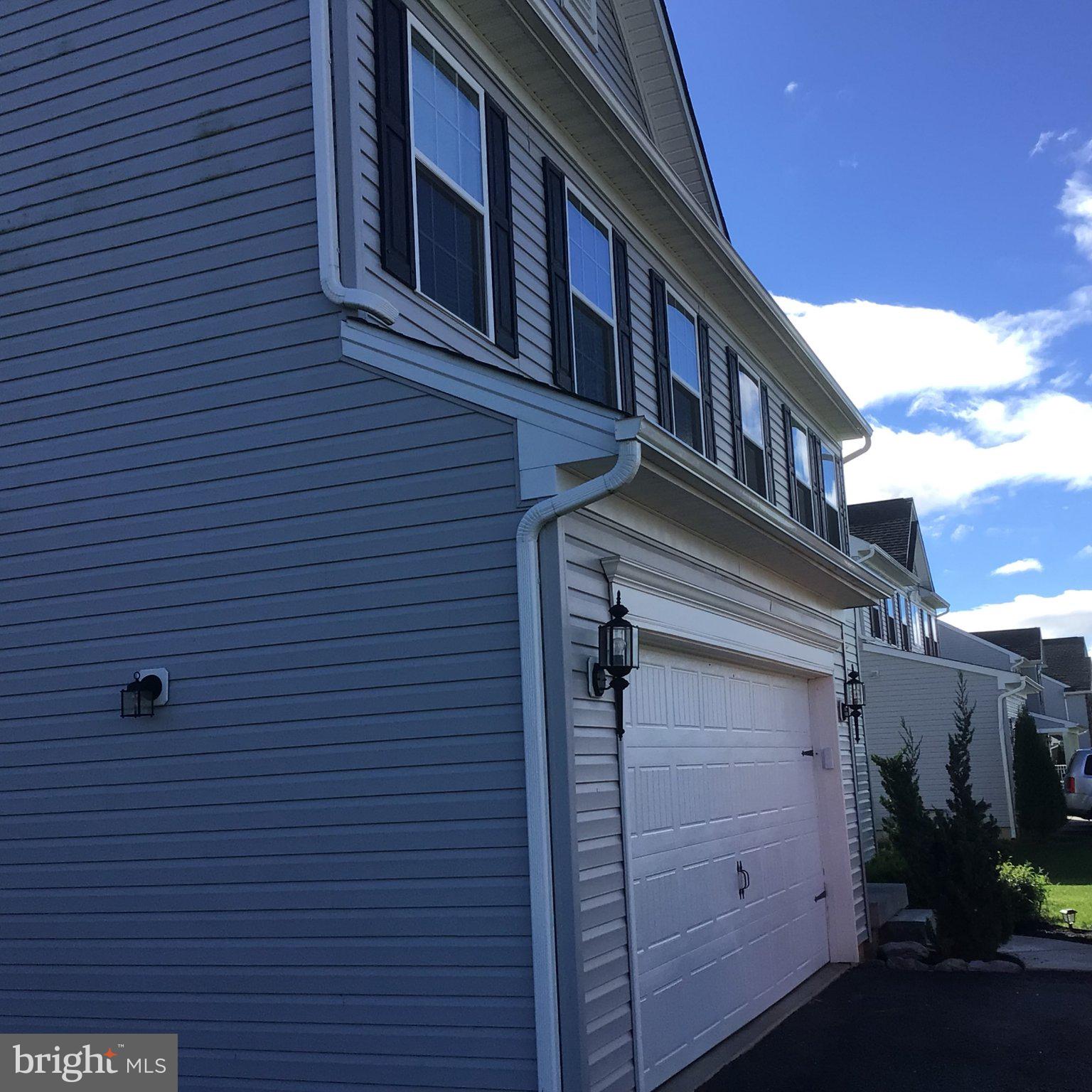 11 BENNINGTON WAY