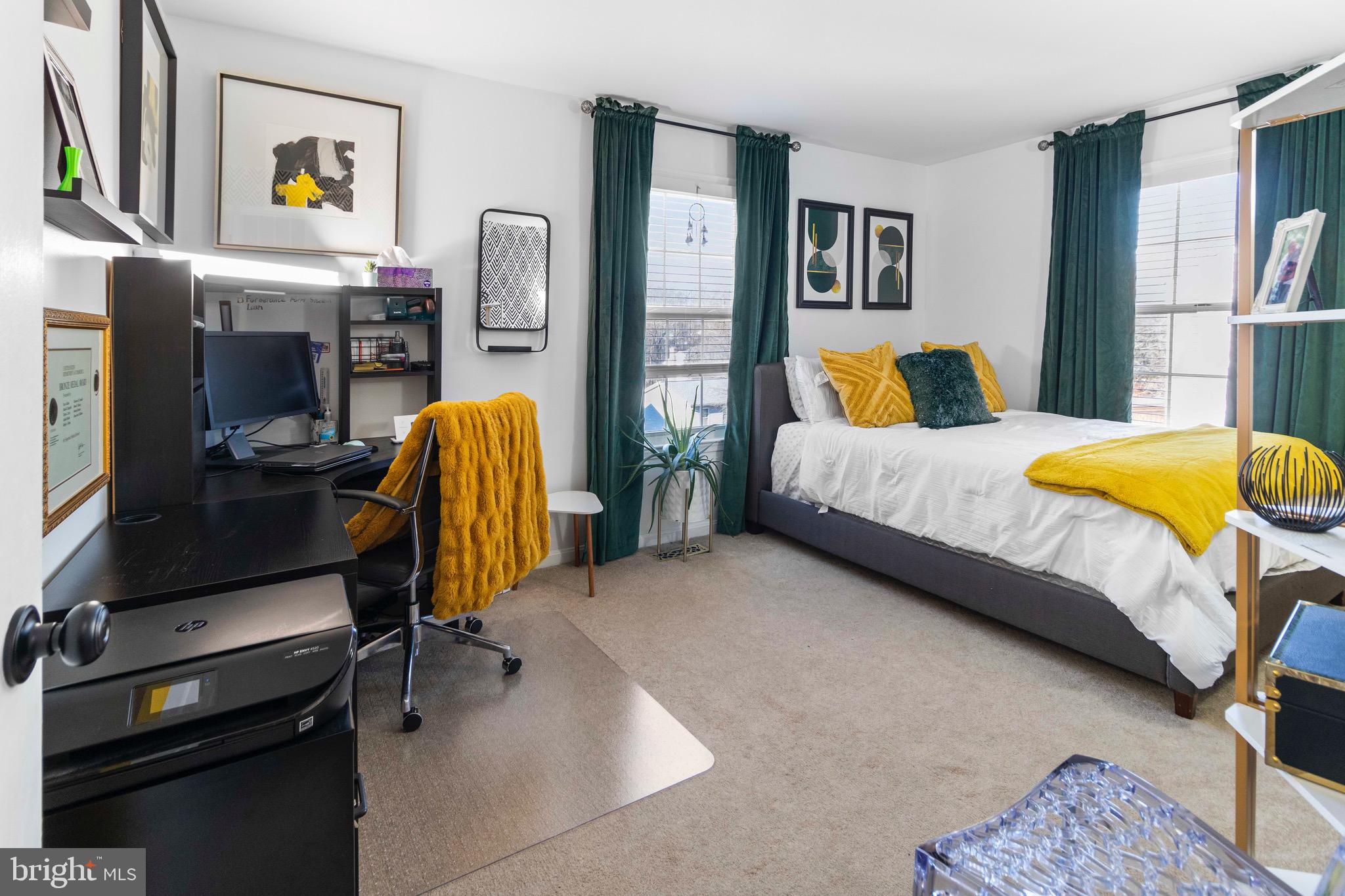 CHELTENHAM WOODS - Residential