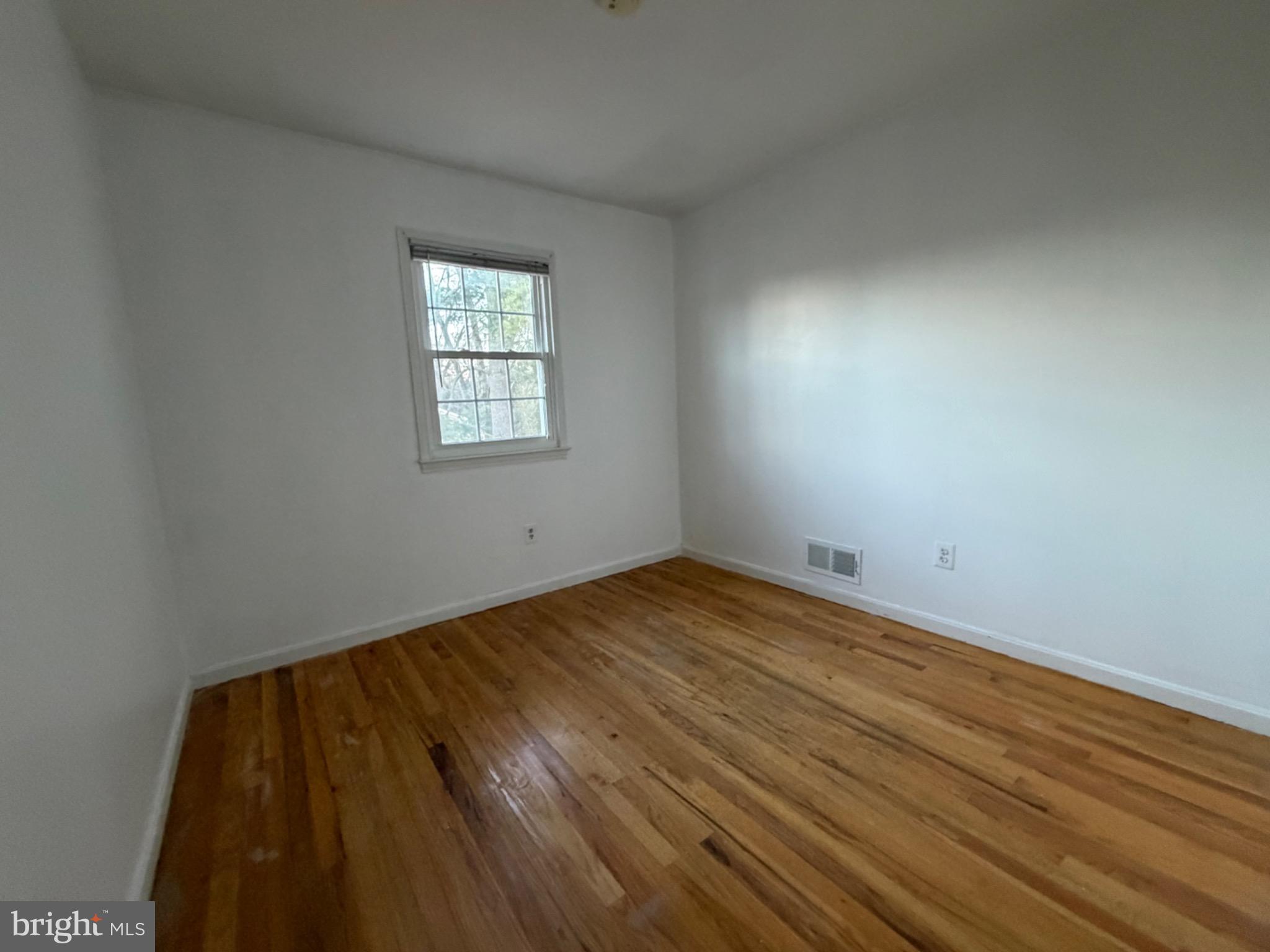 ROBERTS GLEN - Residential Lease