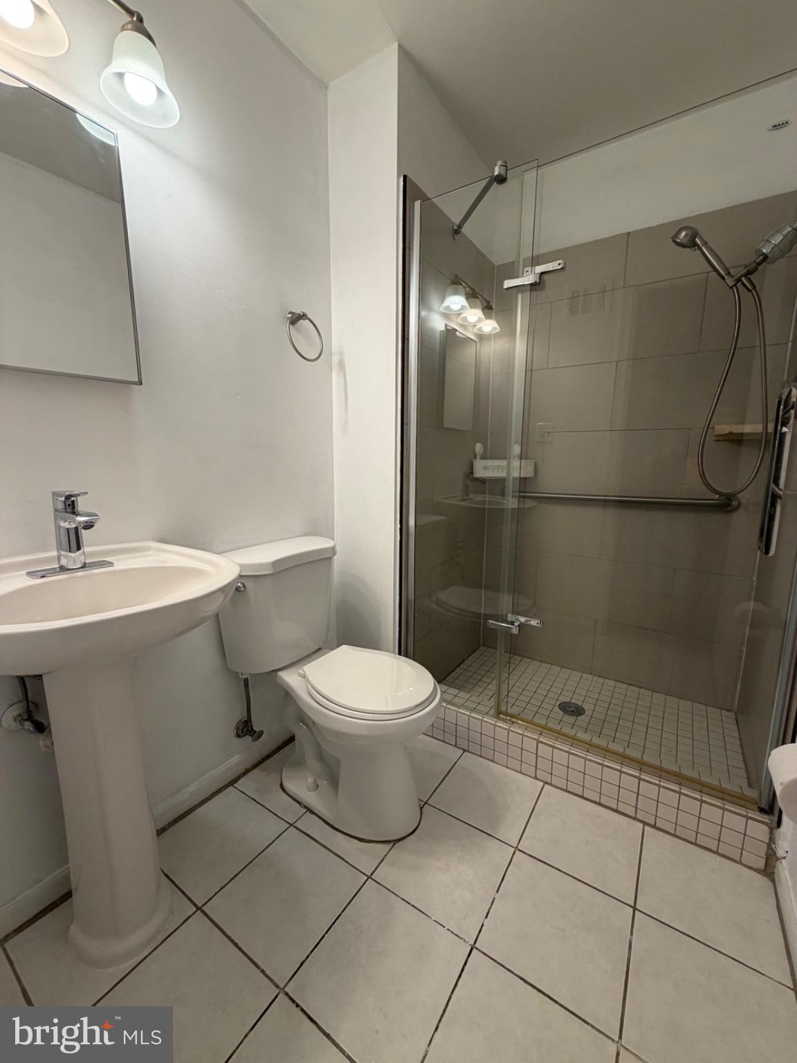 ROBERTS GLEN - Residential Lease