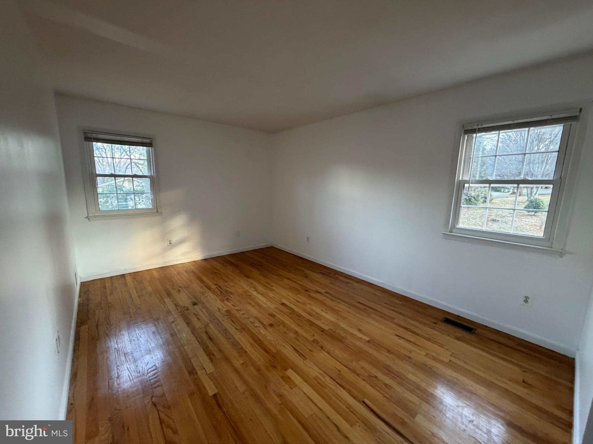 ROBERTS GLEN - Residential Lease