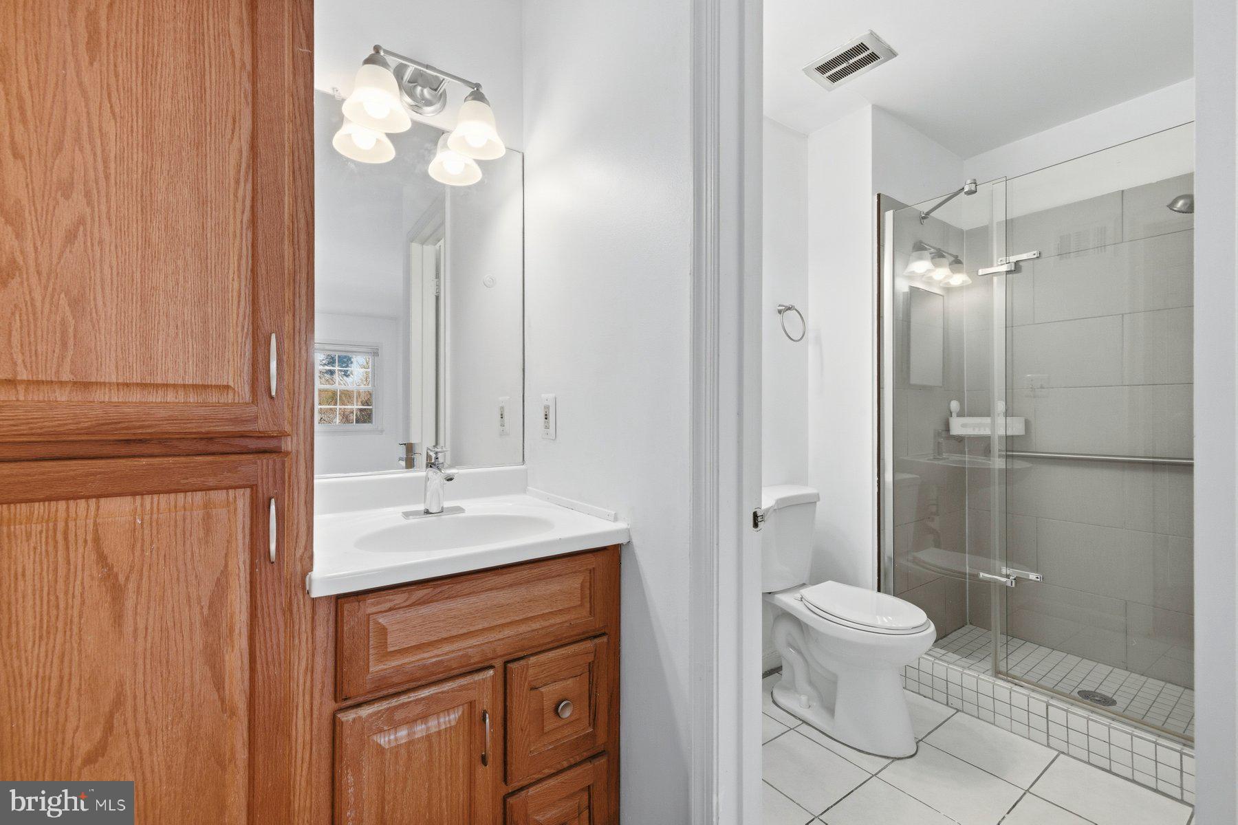 ROBERTS GLEN - Residential Lease