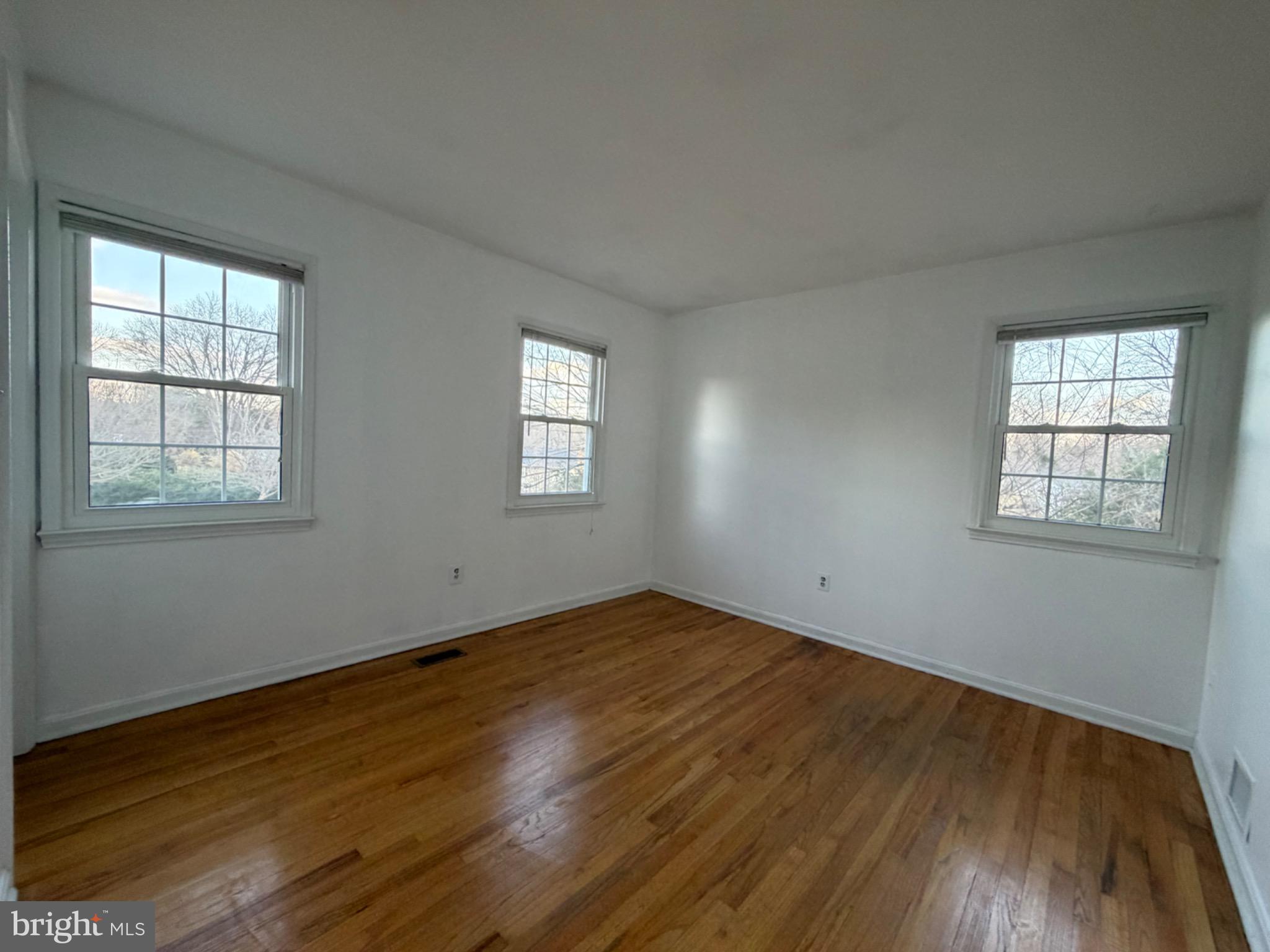 ROBERTS GLEN - Residential Lease