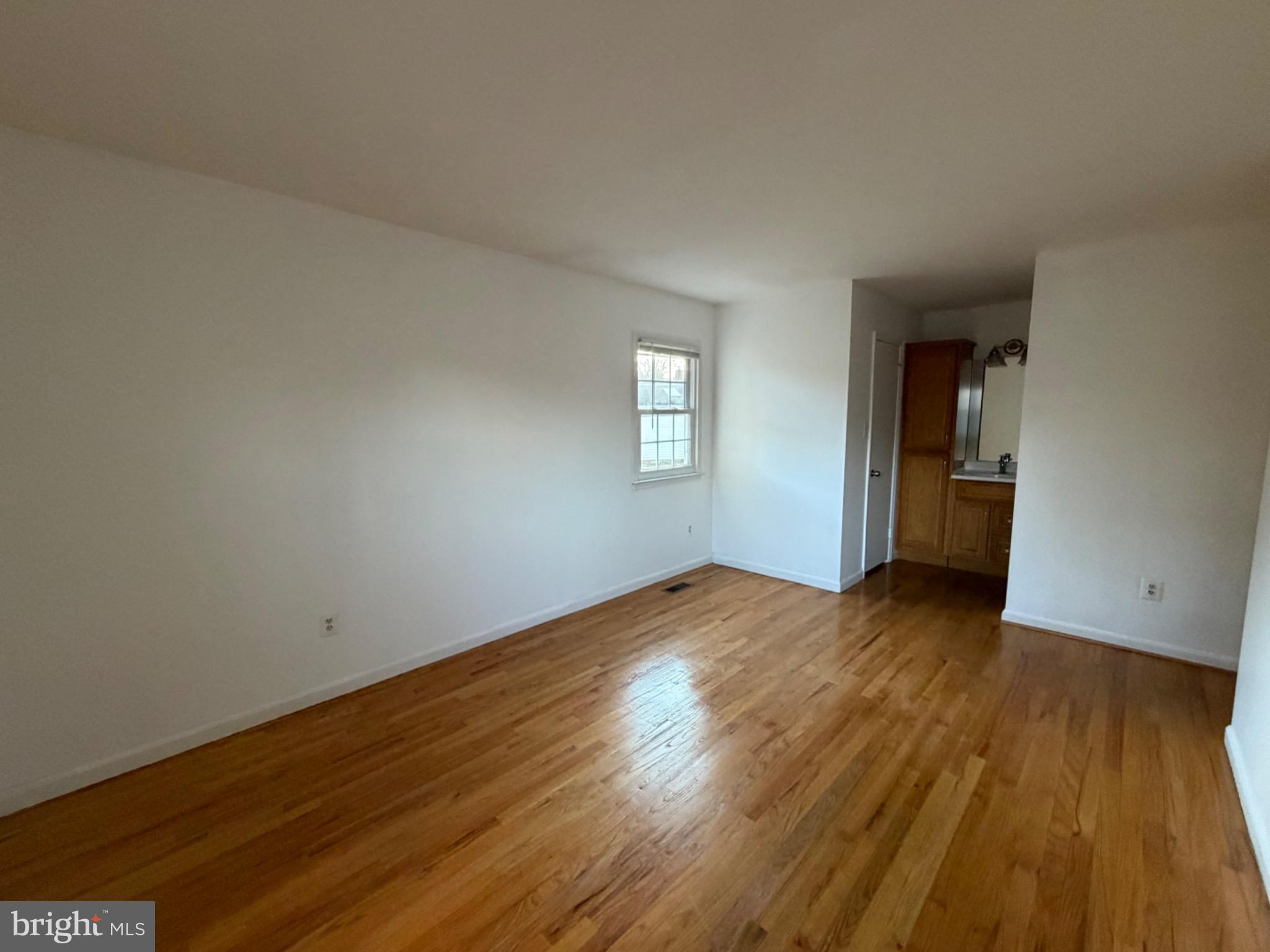 ROBERTS GLEN - Residential Lease