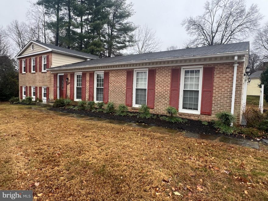 This beautifully maintained corner home at 11733 Becket Place is filled with natural light and has been freshly painted and updated throughout. Featuring 4 bedrooms and 2.5 bathrooms, the home boasts an updated kitchen, updated bathrooms, and a layout that feels both spacious and inviting.
Step outside to a gorgeous deck, perfect for entertaining or unwinding, and enjoy the convenience of a two-car attached garage. Ideally situated just minutes from I-270, I-495, Park Potomac, and Great Falls, this home offers an unbeatable location with easy access to shopping, dining, and major commuter routes.
750 min credit score, renters insurance required, and all occupants of the age of 18 and older must fill out application.