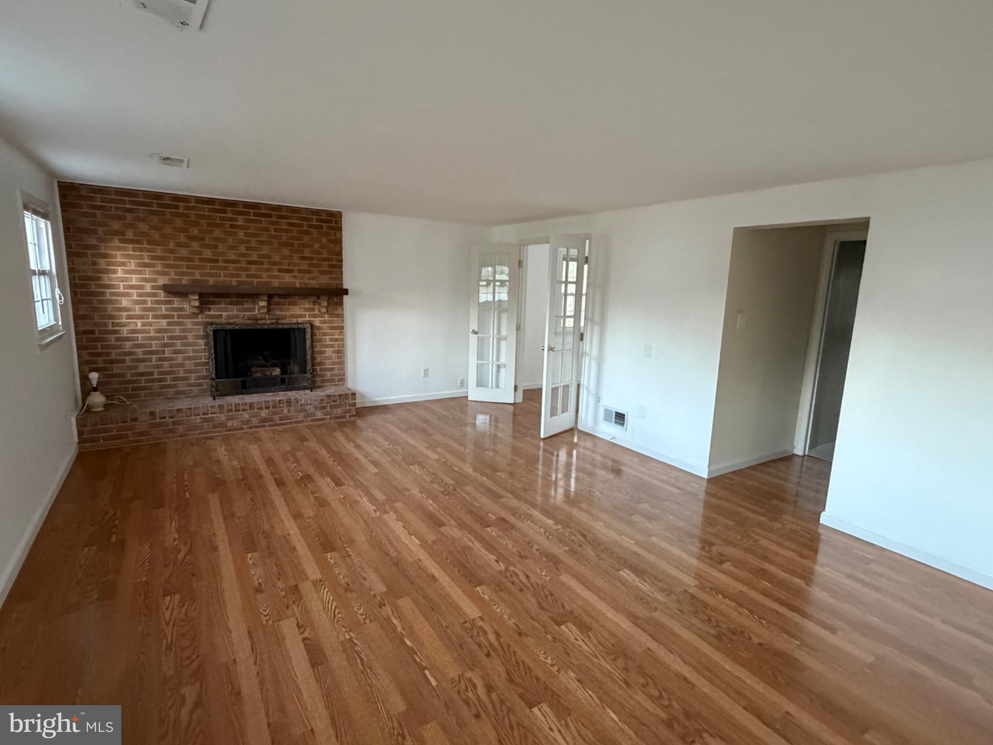 ROBERTS GLEN - Residential Lease