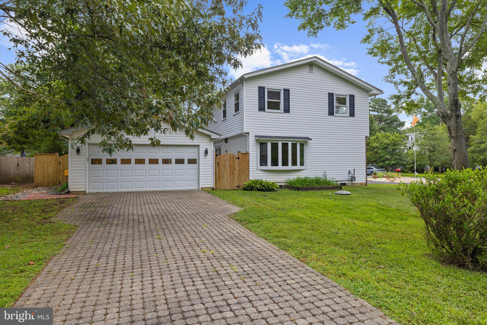 3935 W SHORE DRIVE