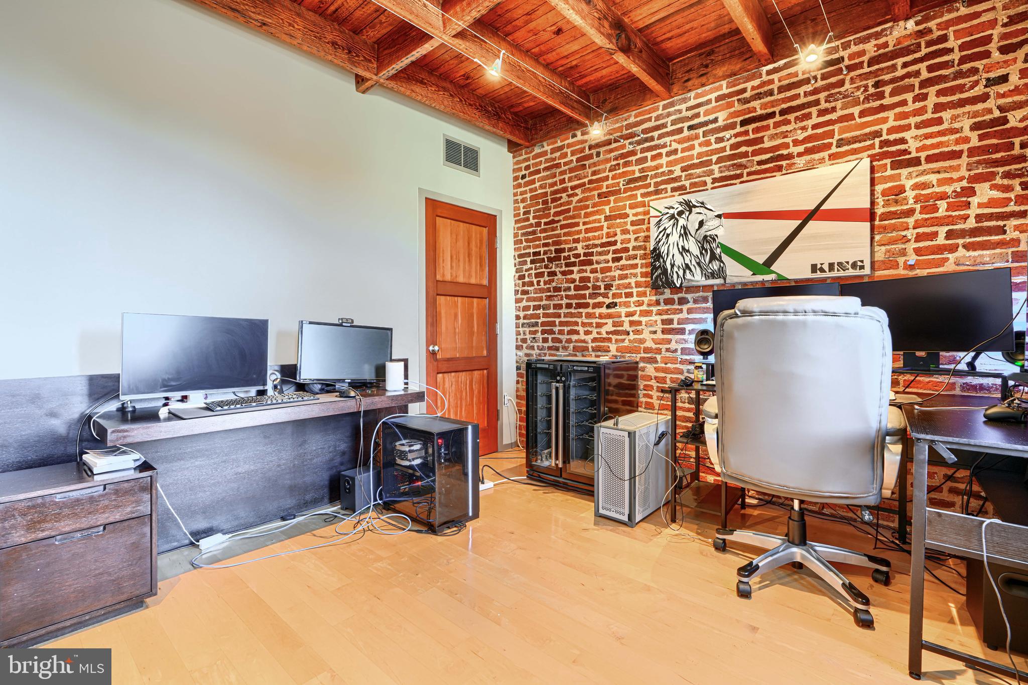 LOCUST POINT - Residential Lease