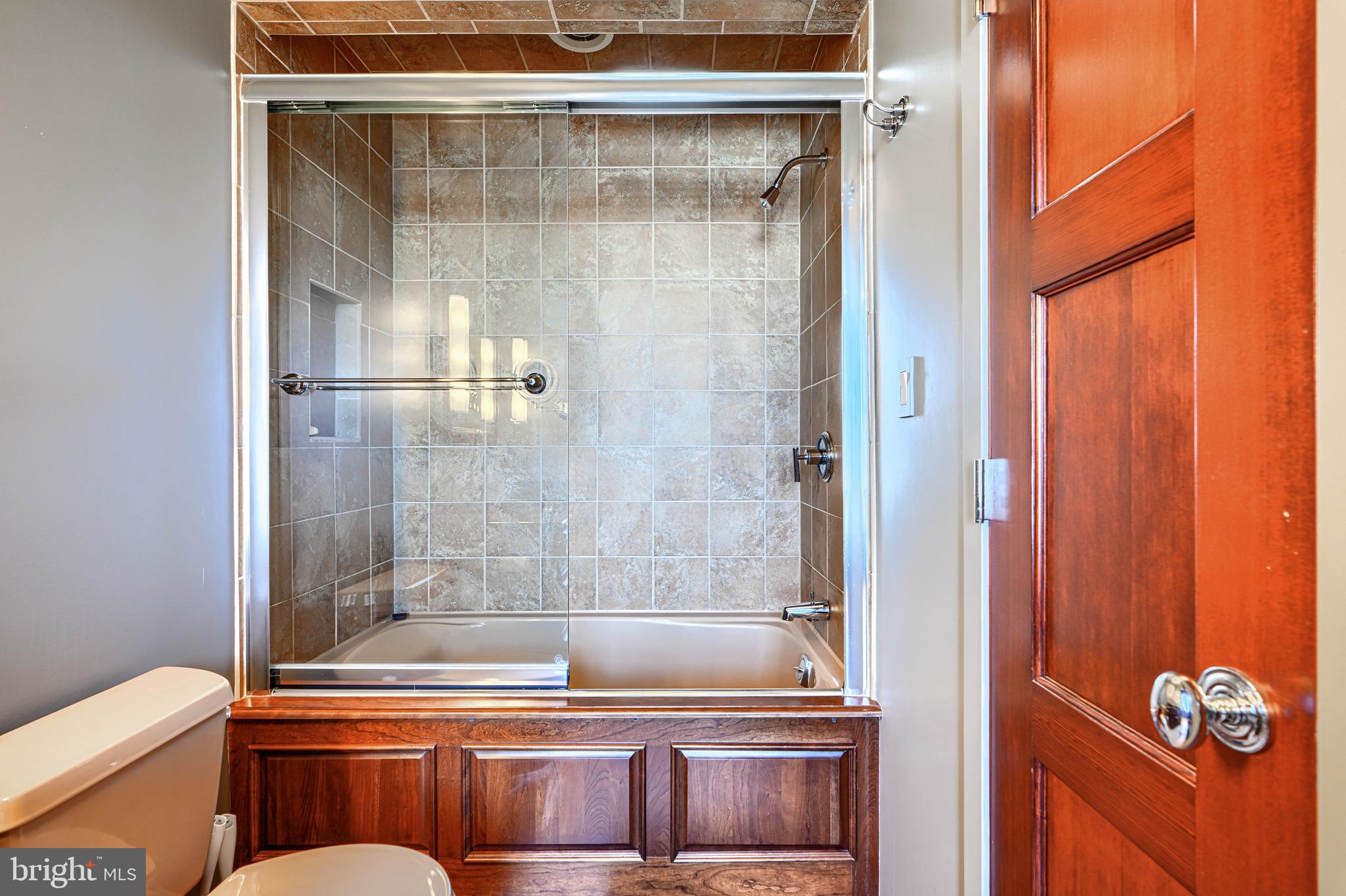 LOCUST POINT - Residential Lease