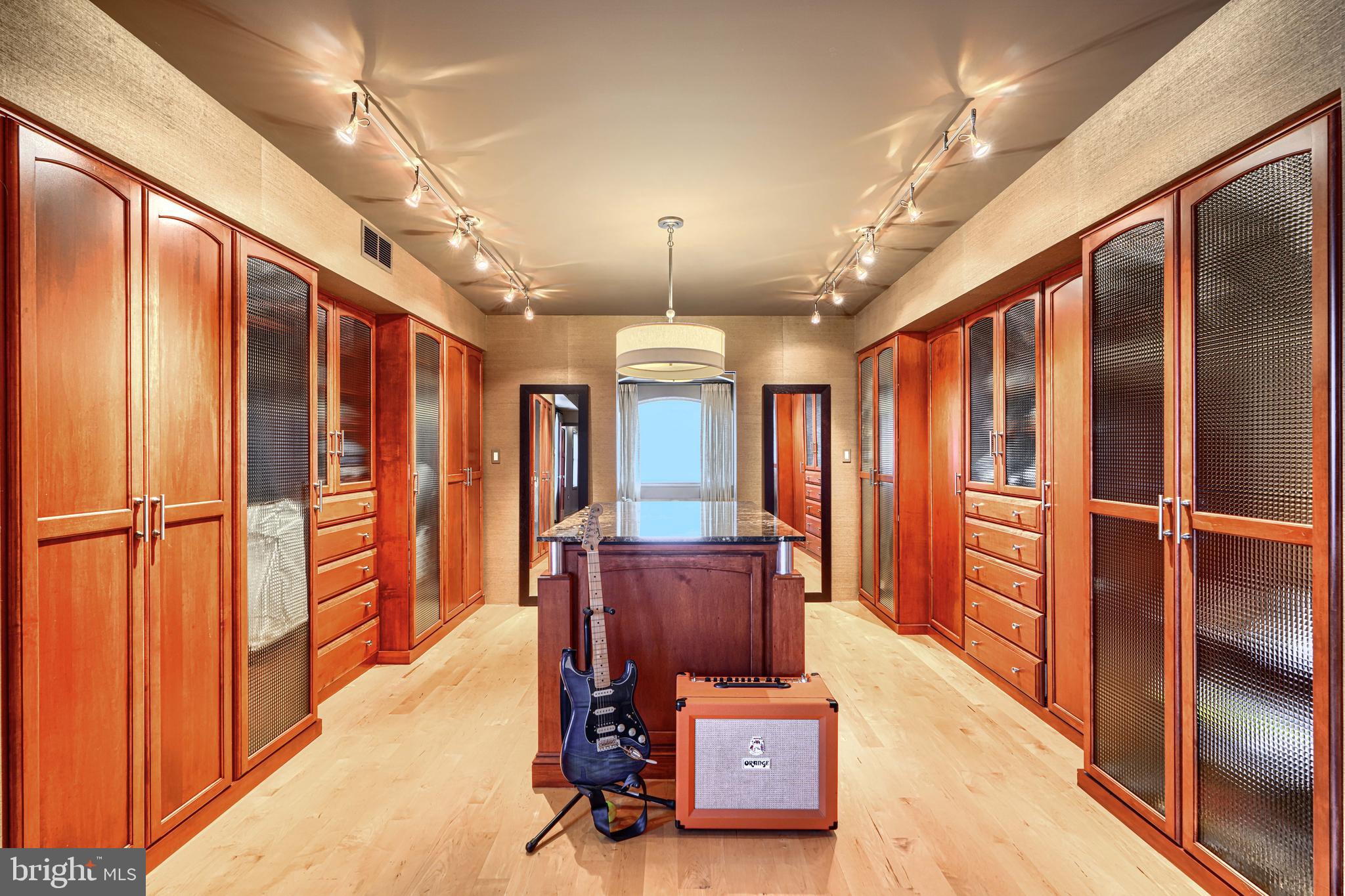 LOCUST POINT - Residential Lease