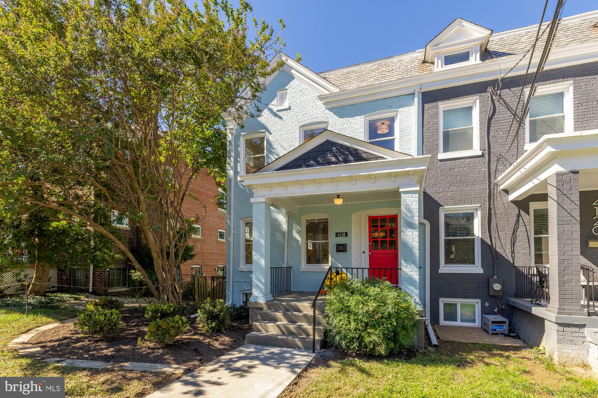 4118 13TH PLACE NE