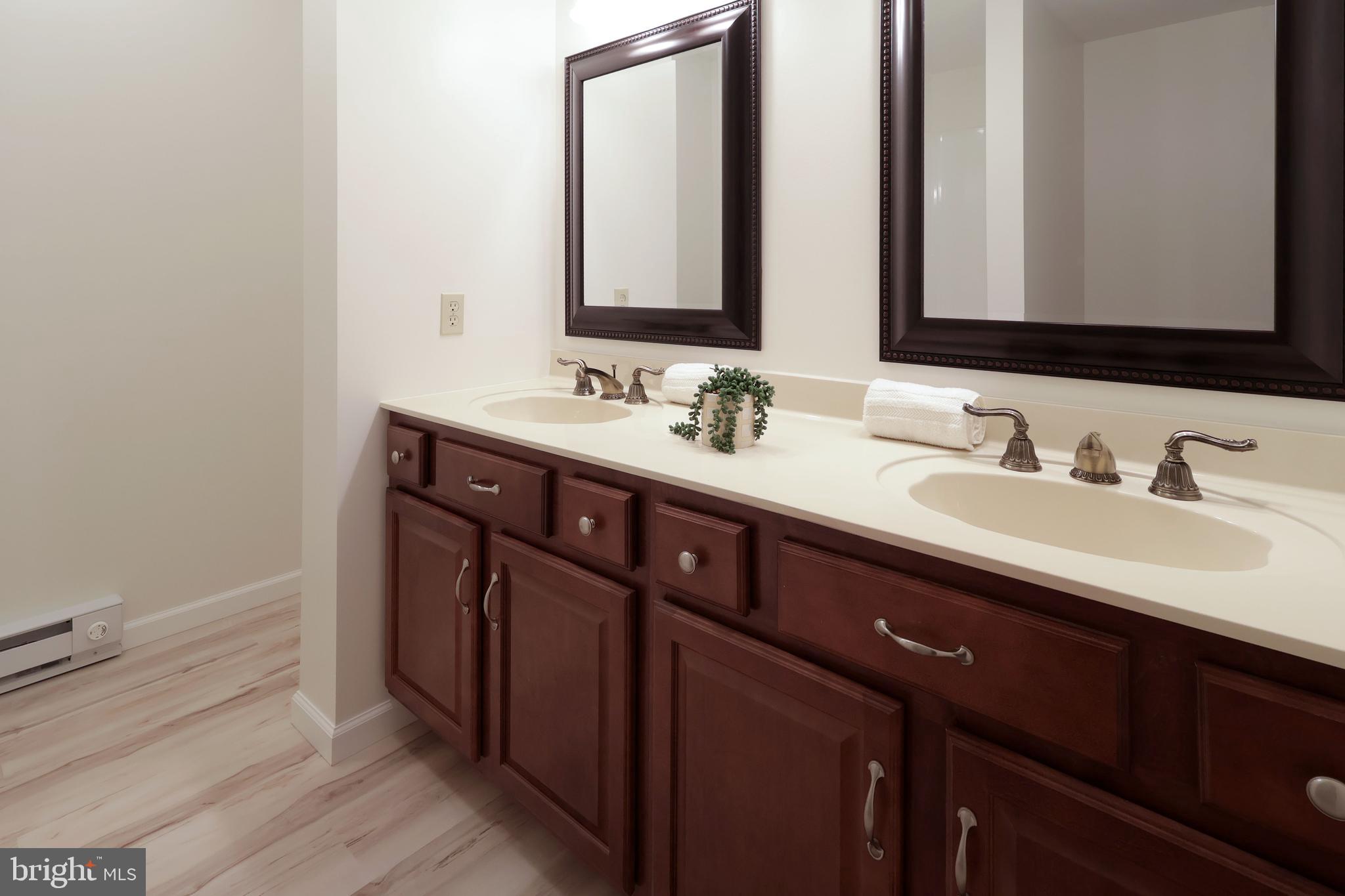 ROBINWOOD - Residential