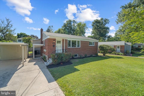 Photo of 6915 Kingwood Drive, FALLS CHURCH, VA 22042 (MLS # VAFX2316576)