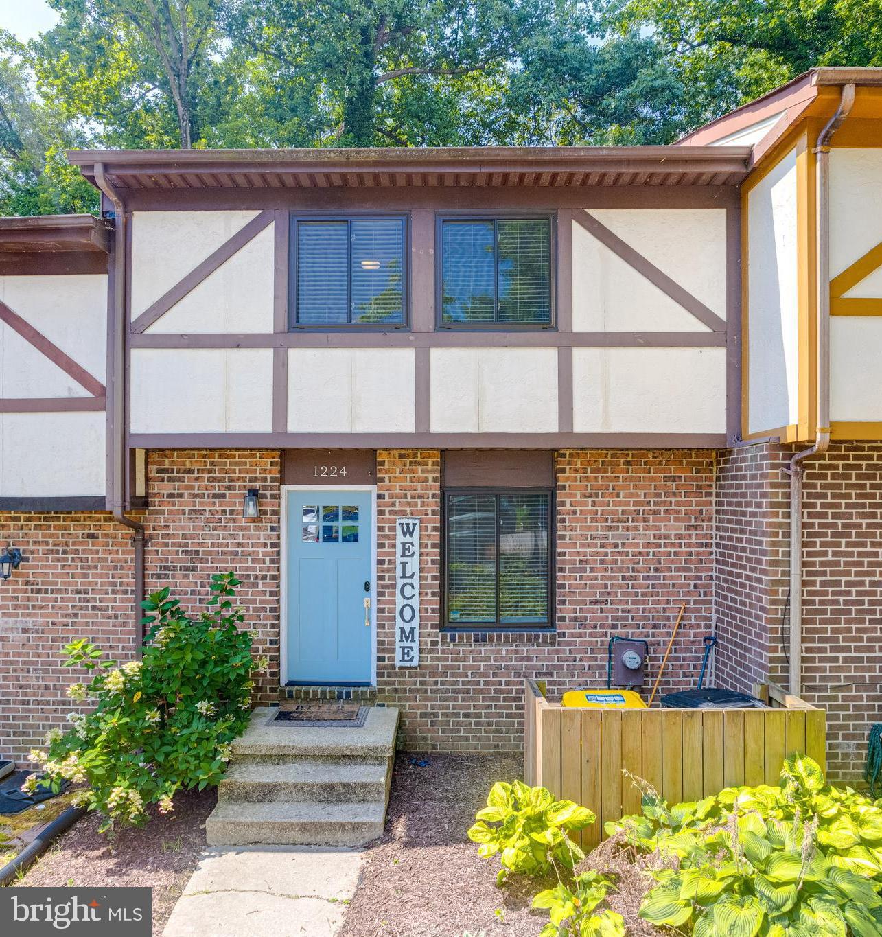 1224 HEARTWOOD COURT