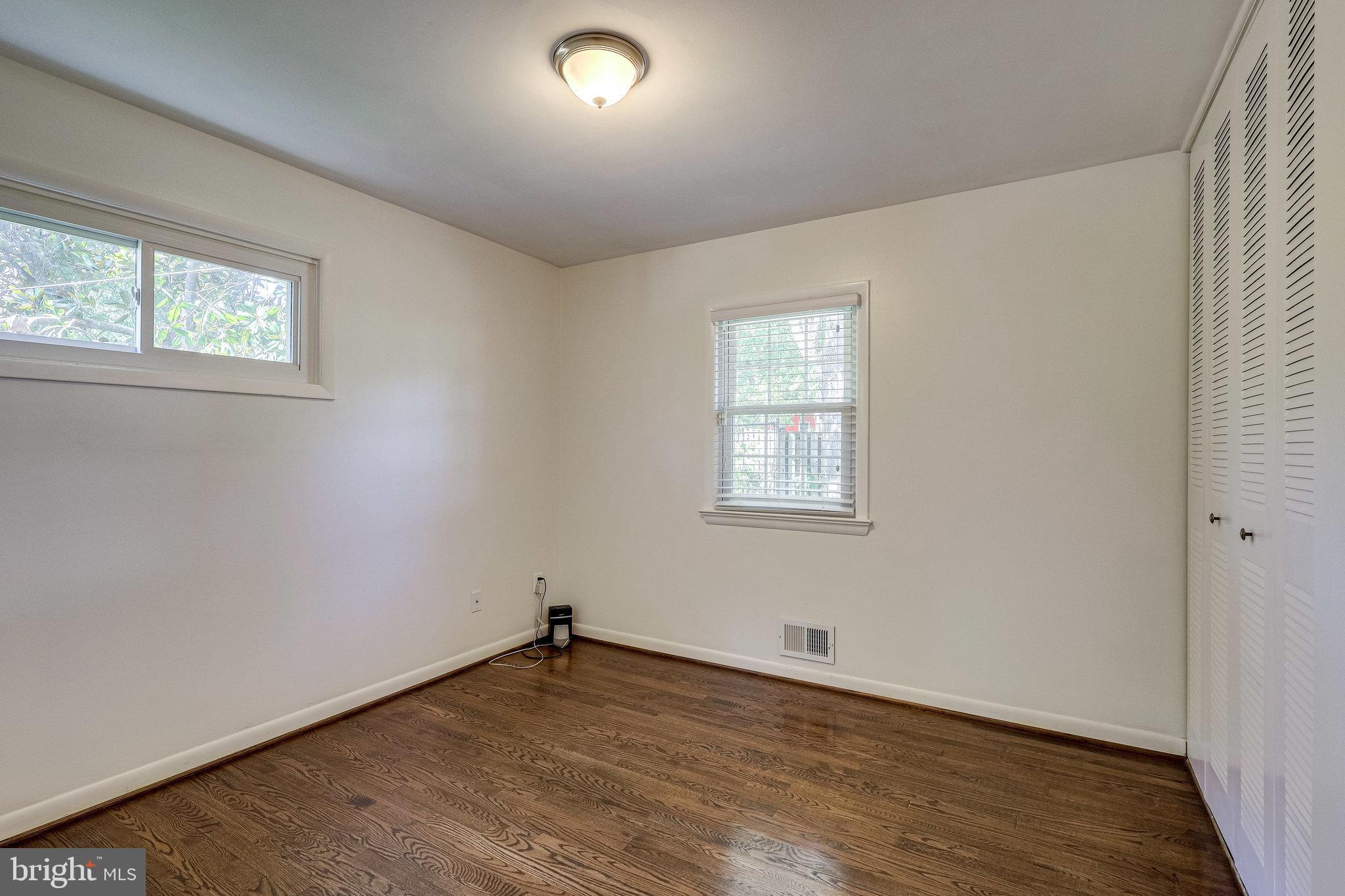 RIVERSIDE TERRACE - Residential Lease