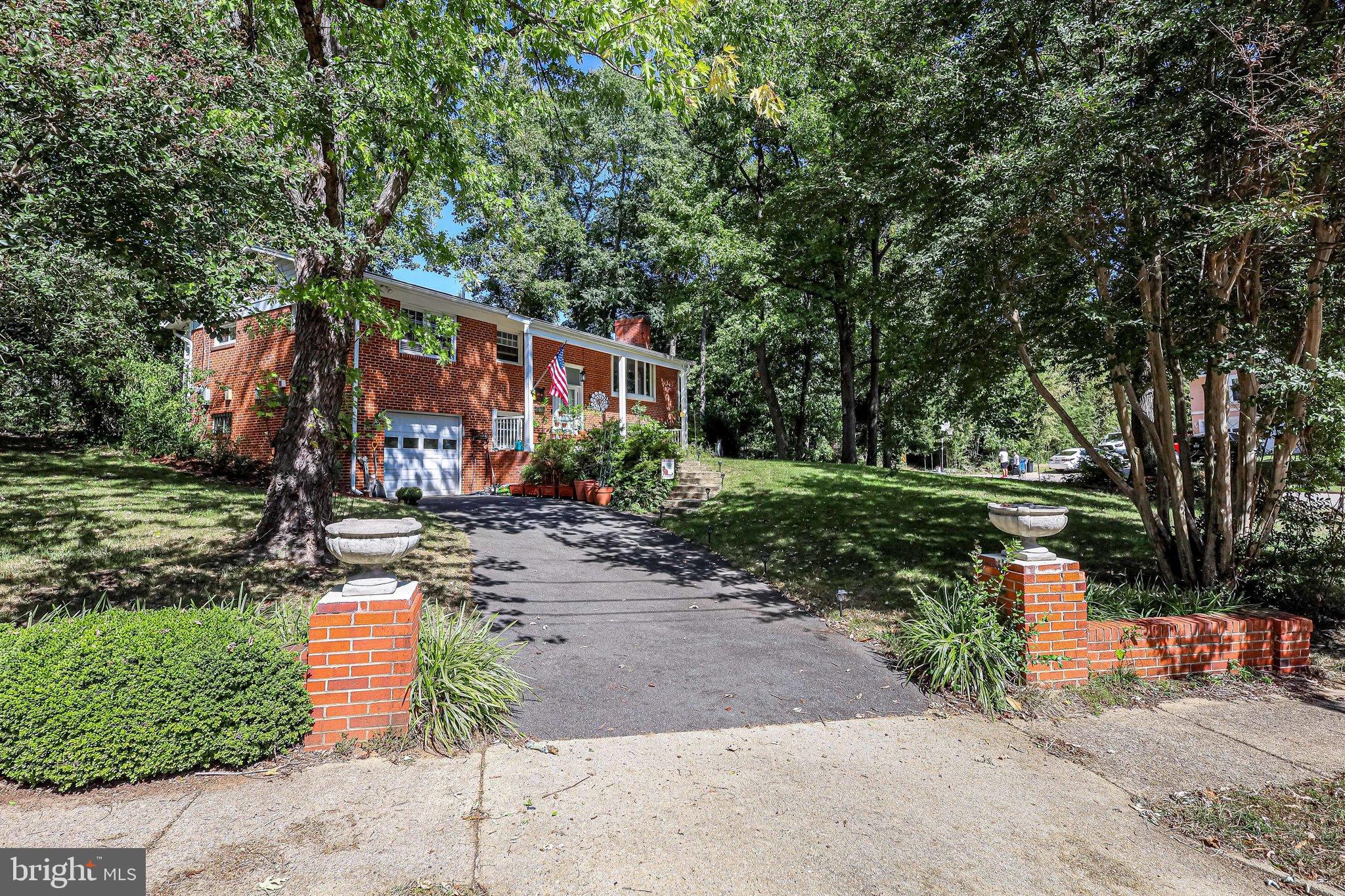 RIVERSIDE TERRACE - Residential Lease